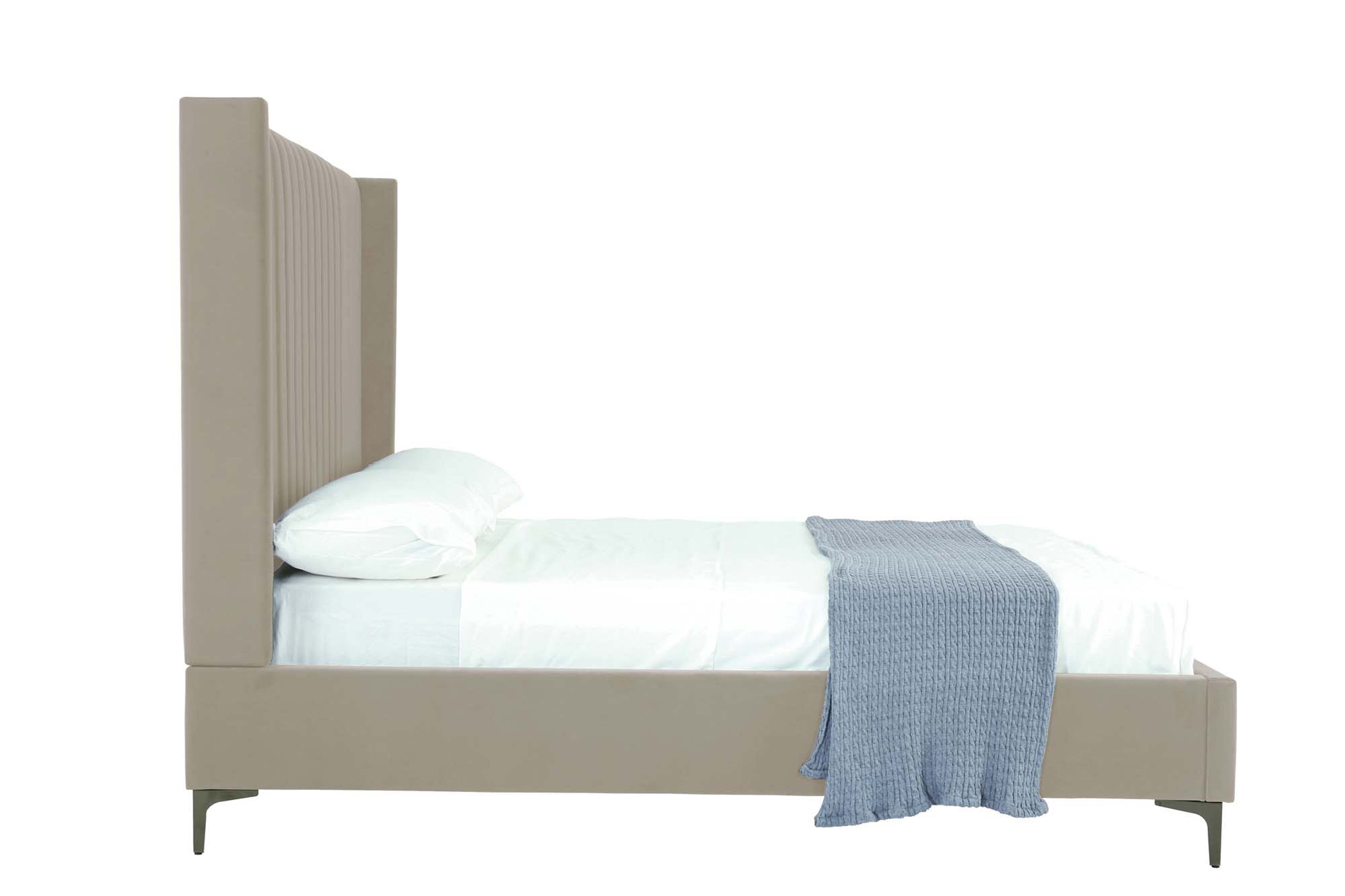 Promenade Upholstered Velvet Full Bed in Rustic
