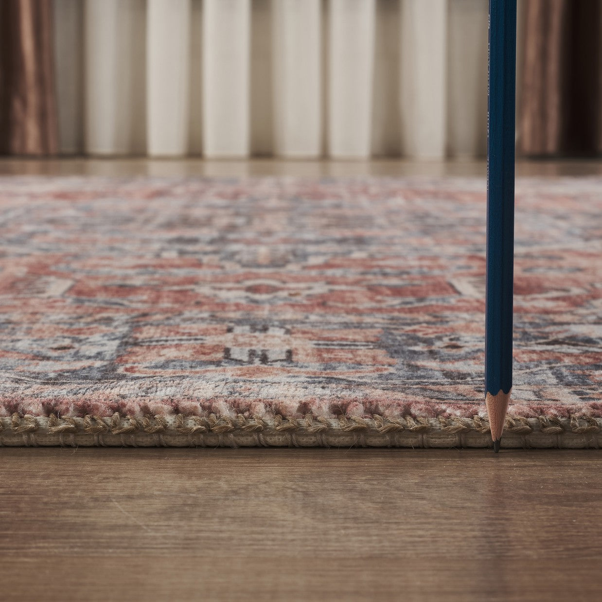 Majestic GC_RYL1009 Rose 2 ft. x 3 ft. Area Rug