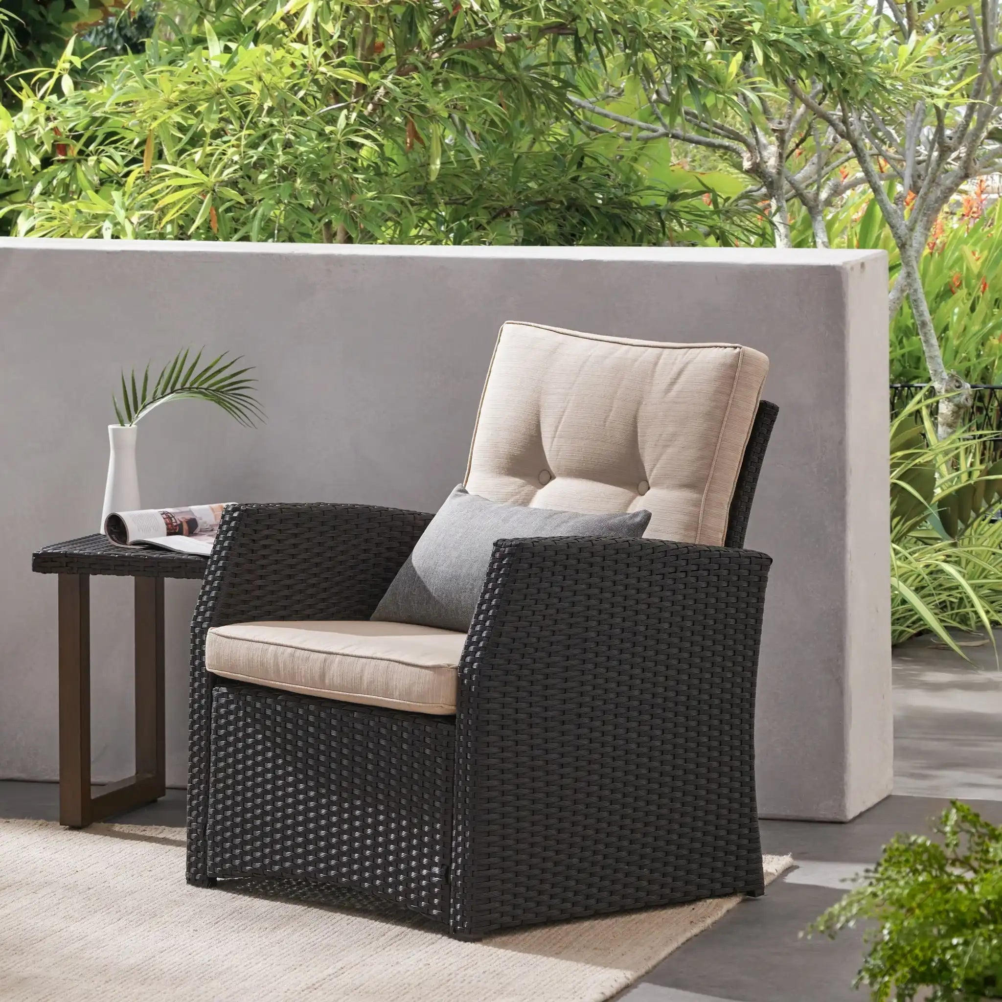 St Marta Single Sofa Outdoor Relaxation