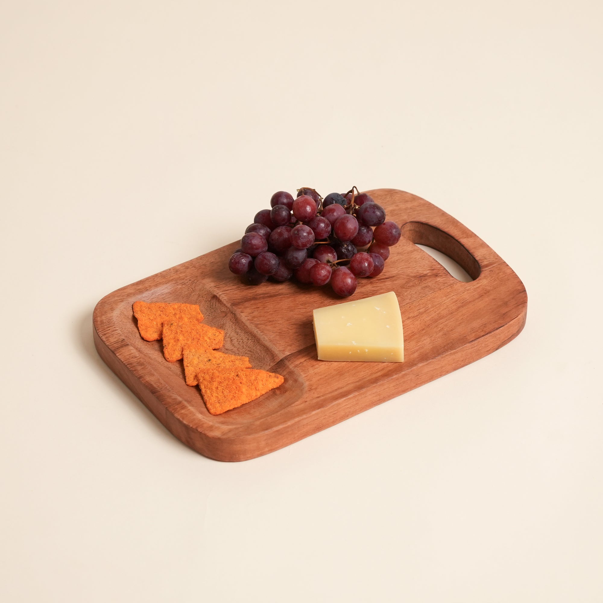 Handcrafted Acacia Wood Cutting Board with Built-In Handle