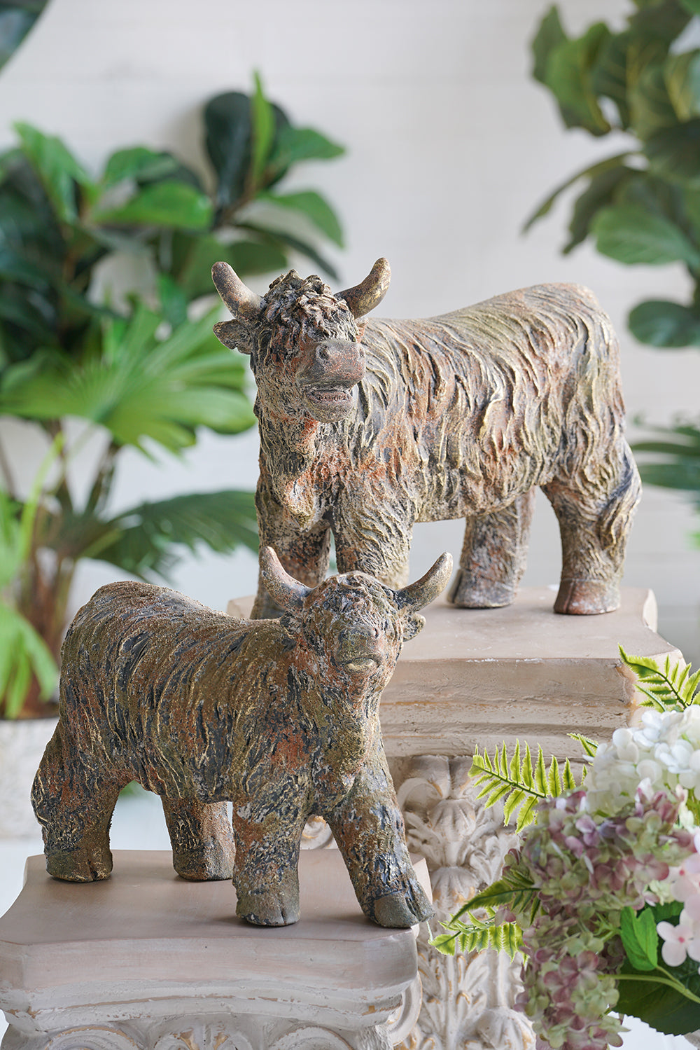 Highland Cow Figurine, 15.9-Inch Handcrafted Sculpture, Antique Bronze