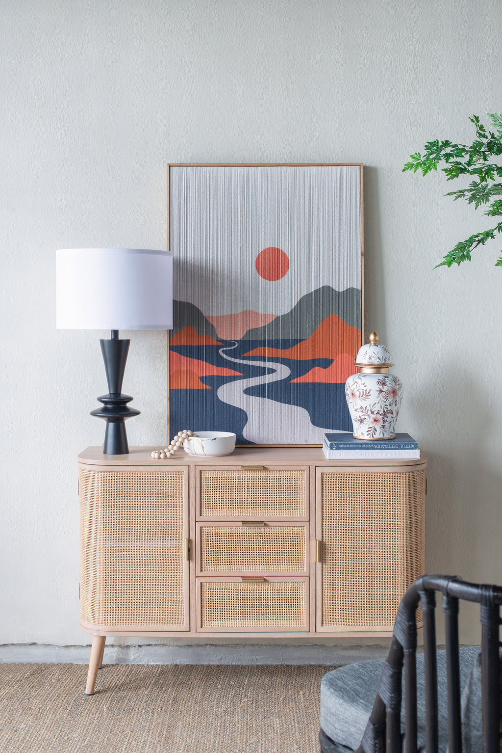 Stylish Black Table Lamp with Aluminum Construction