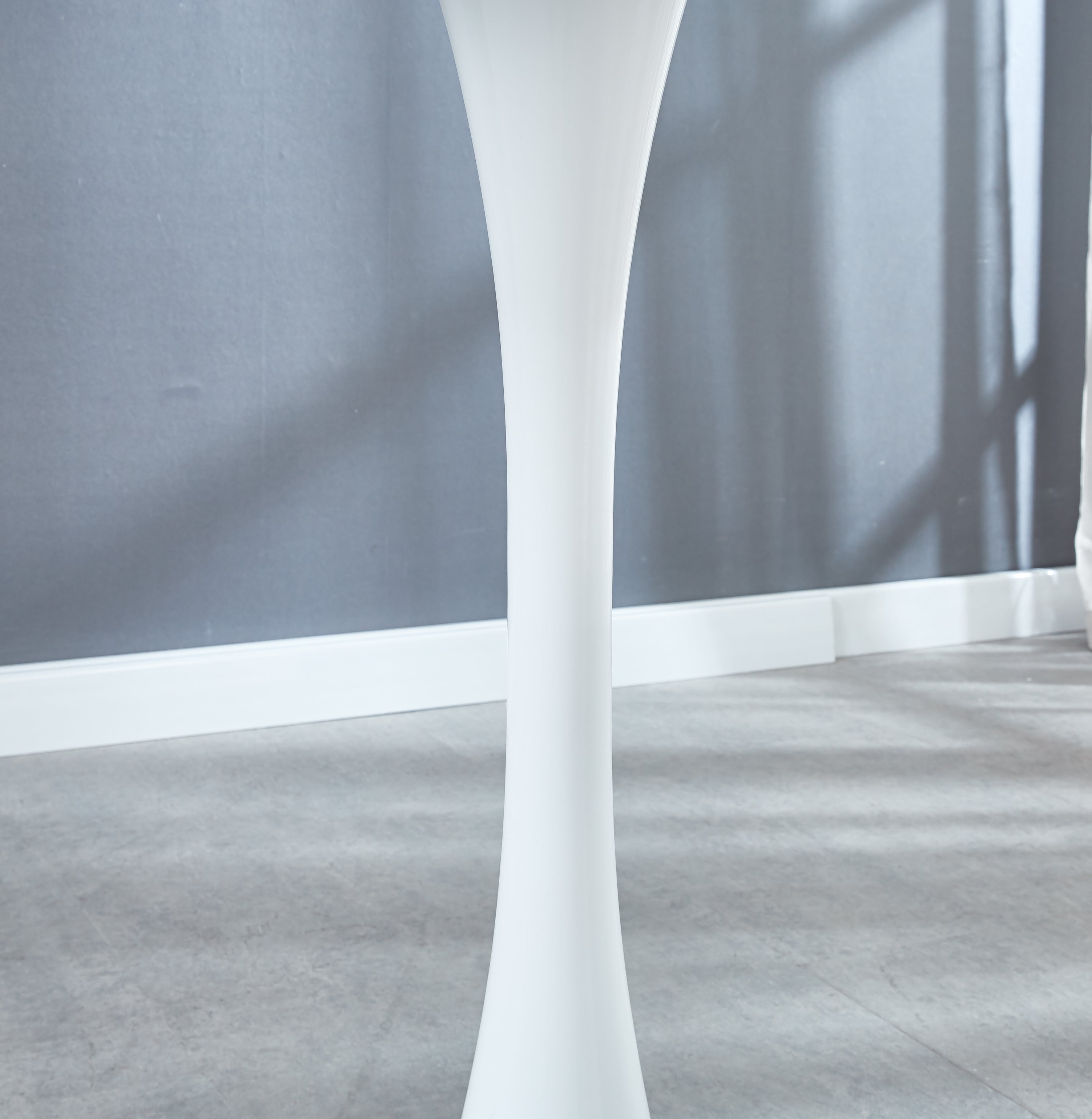 31.5" White COLOR TOP Tulip Table
