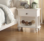 White Queen Size Bed & Nightstands Bedroom Set