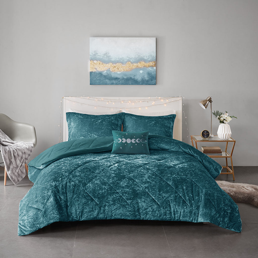 Full/Queen Velvet Comforter Set with Throw Pillow