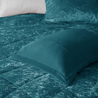 Full/Queen Velvet Comforter Set with Throw Pillow