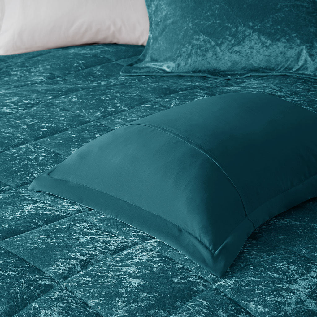 Full/Queen Velvet Comforter Set with Throw Pillow