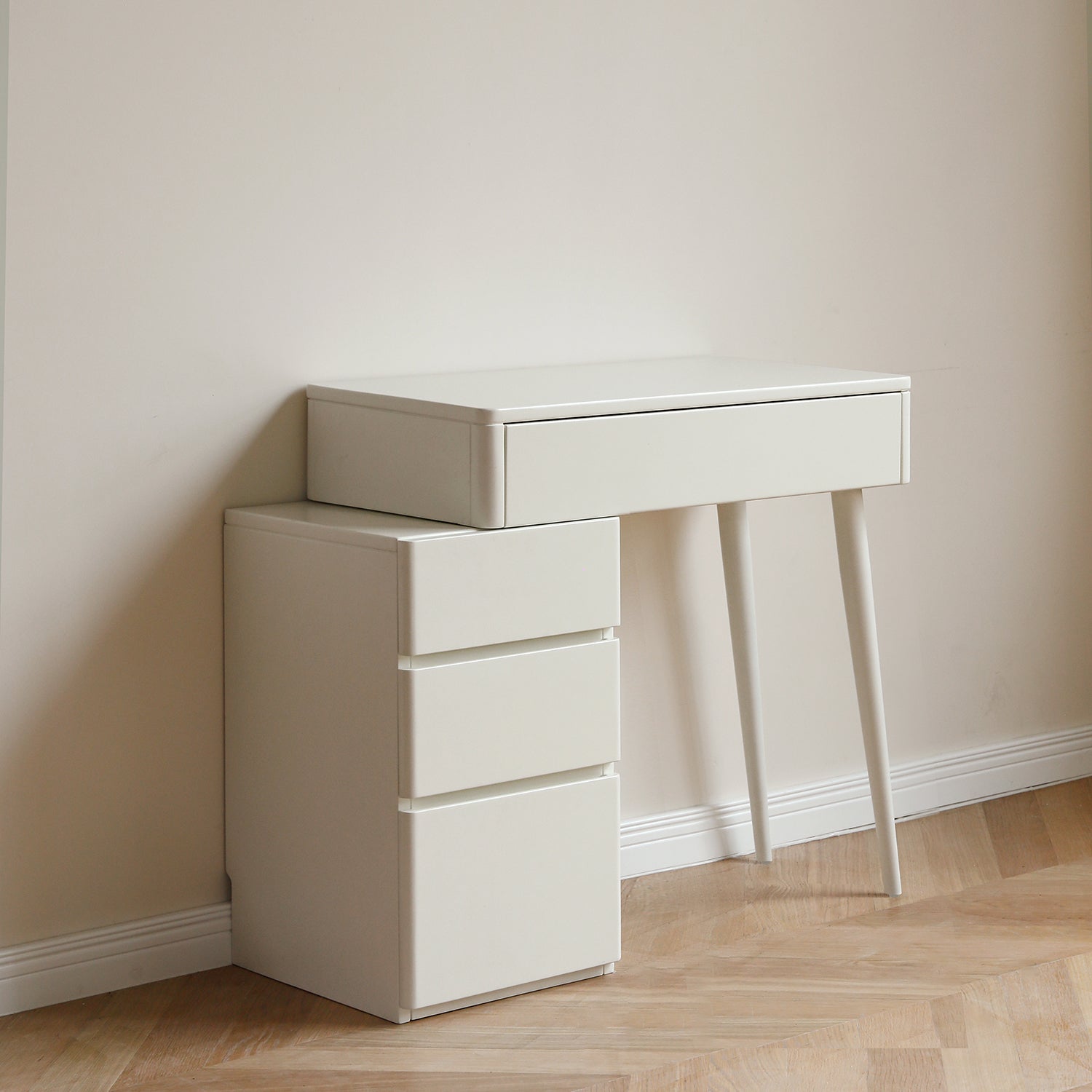 Solid Liriodendron Dresser Table with Stool