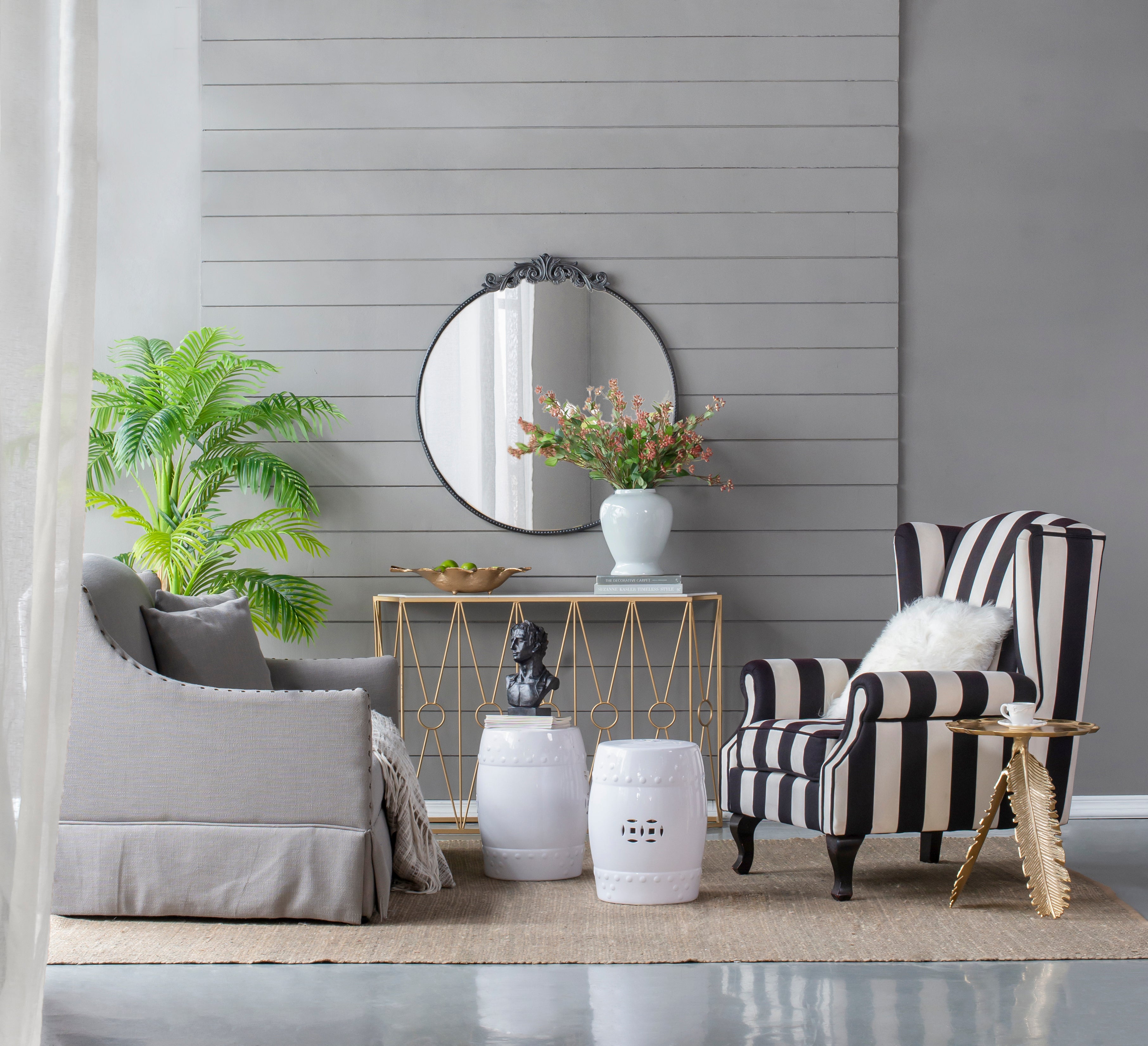 Classic Design Mirror with Round Shape and Baroque Inspired Frame