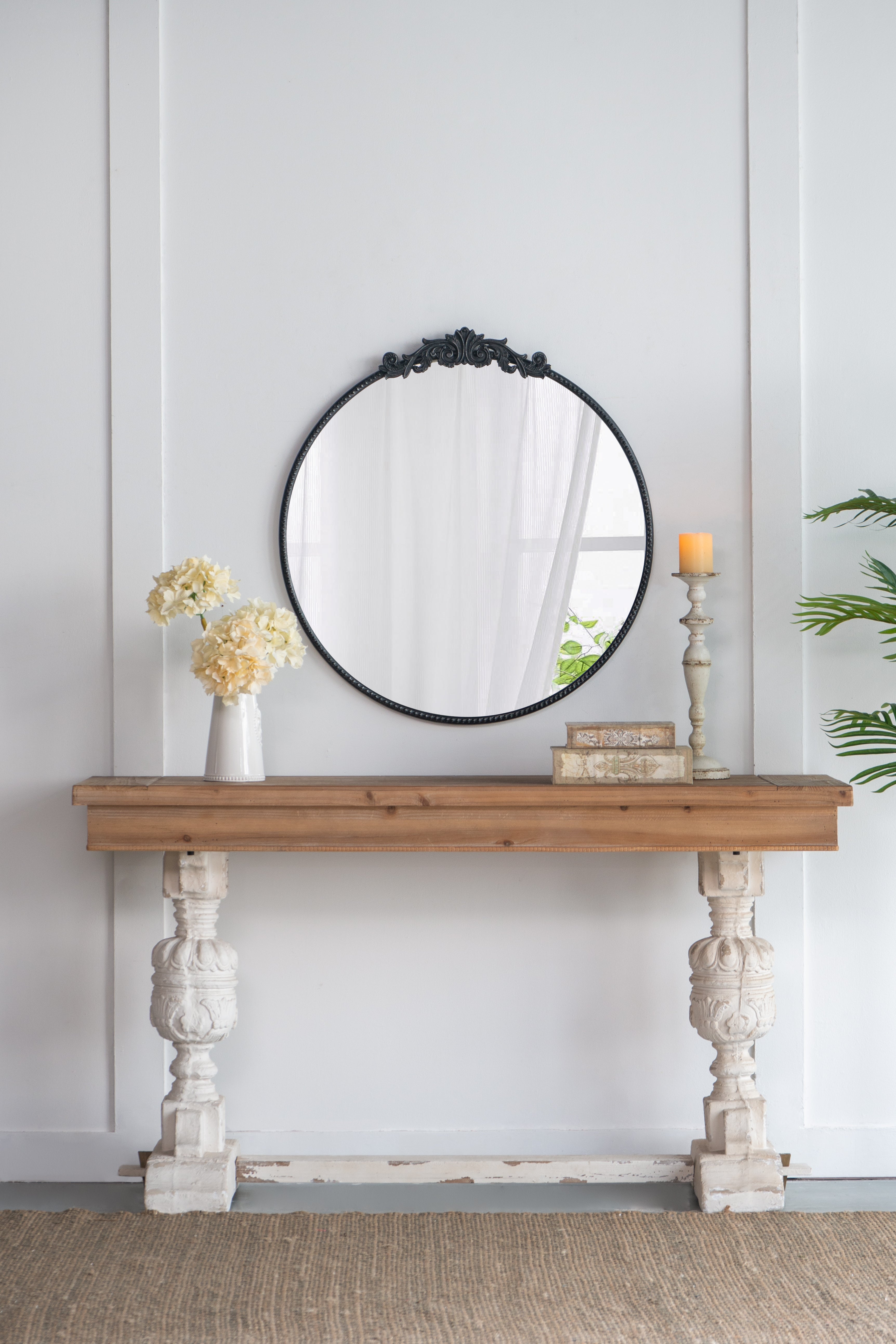 Classic Design Mirror with Round Shape and Baroque Inspired Frame