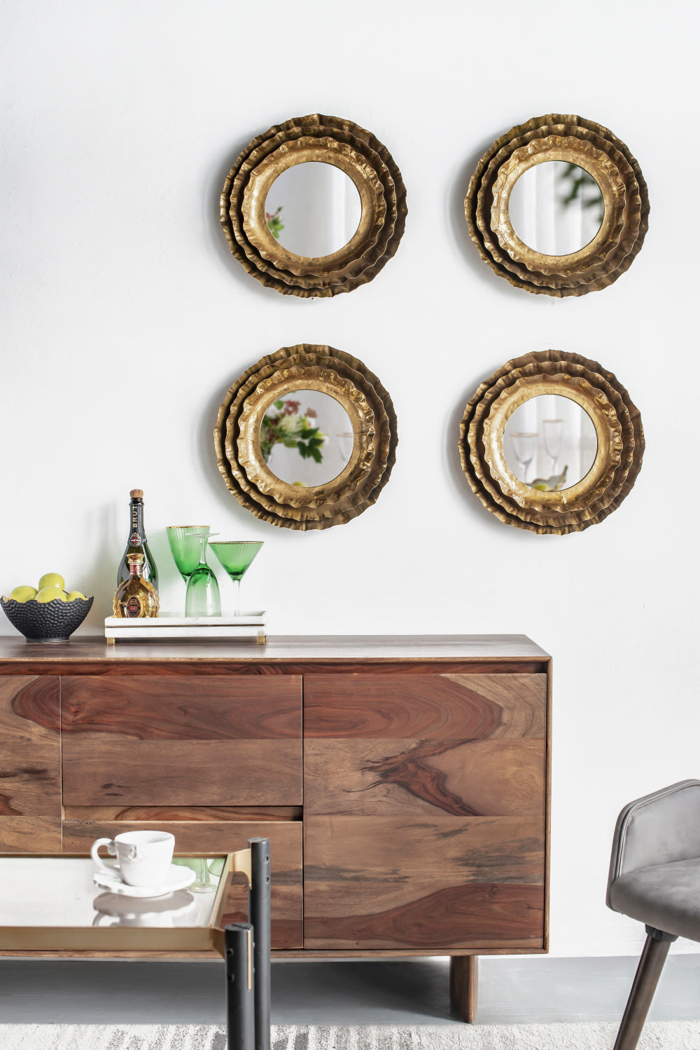 16" Round Wall Mirror with Vintage Style