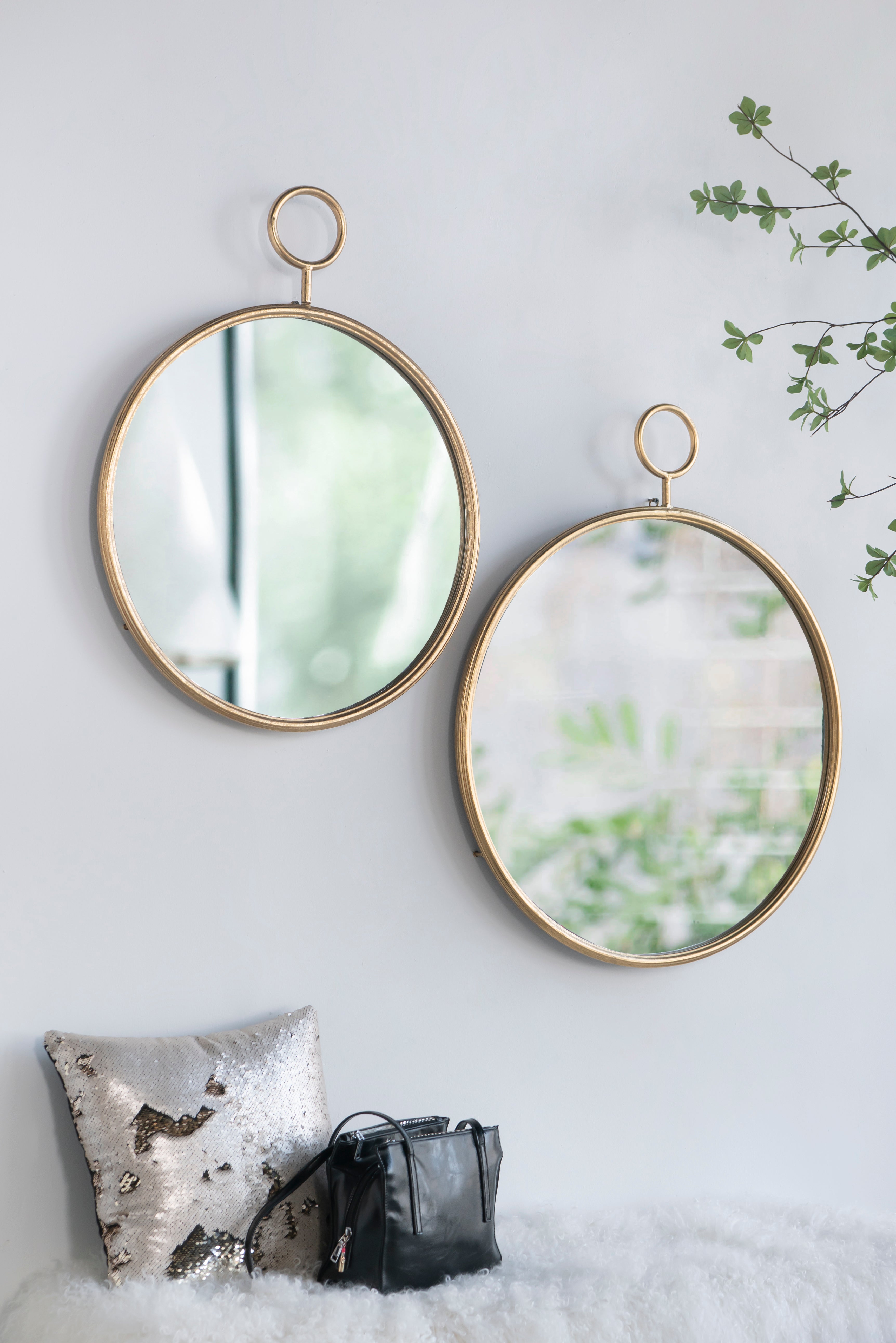 22" x 28" Circle Wall Mirror
