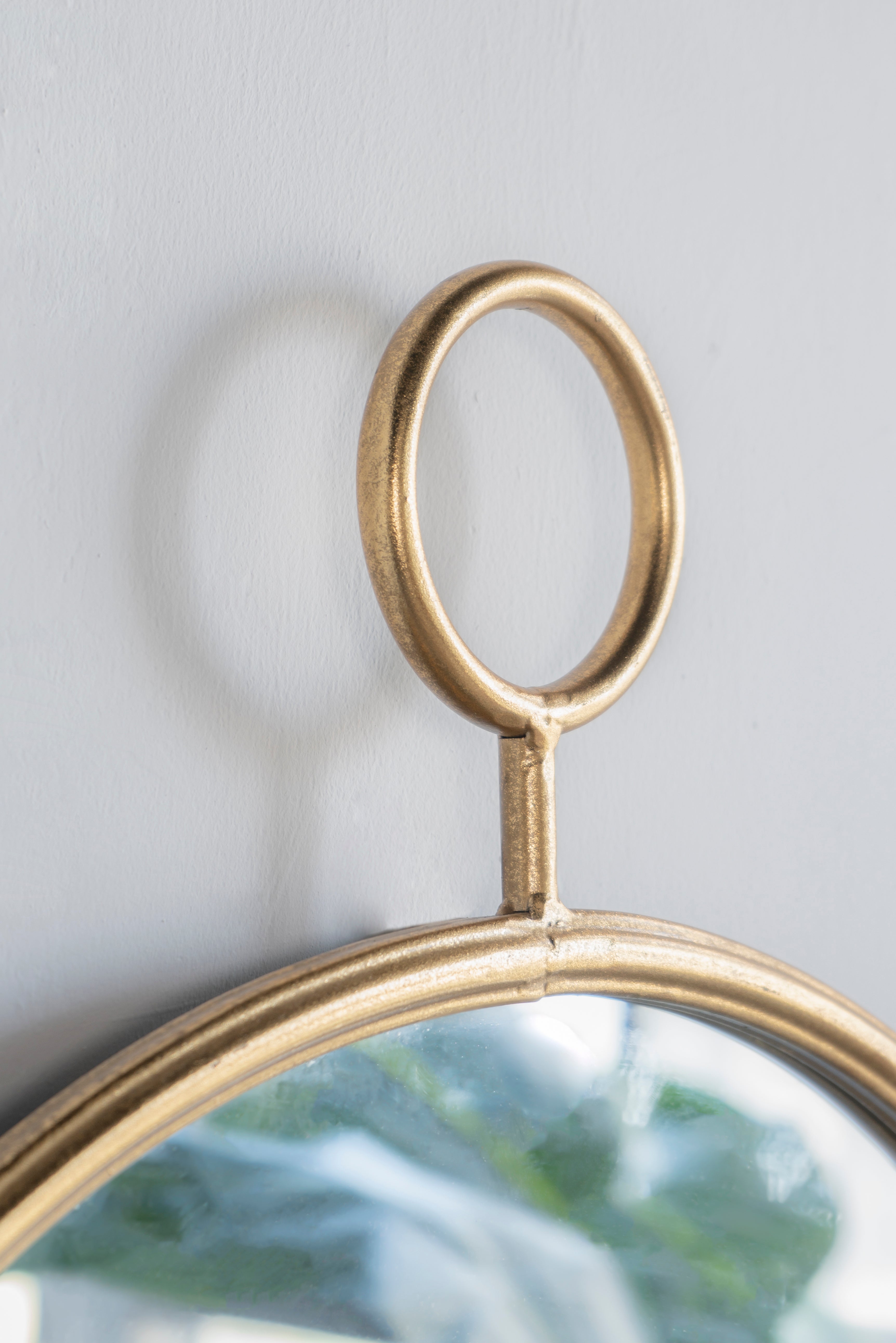 26" x 32" Circle Wall Mirror