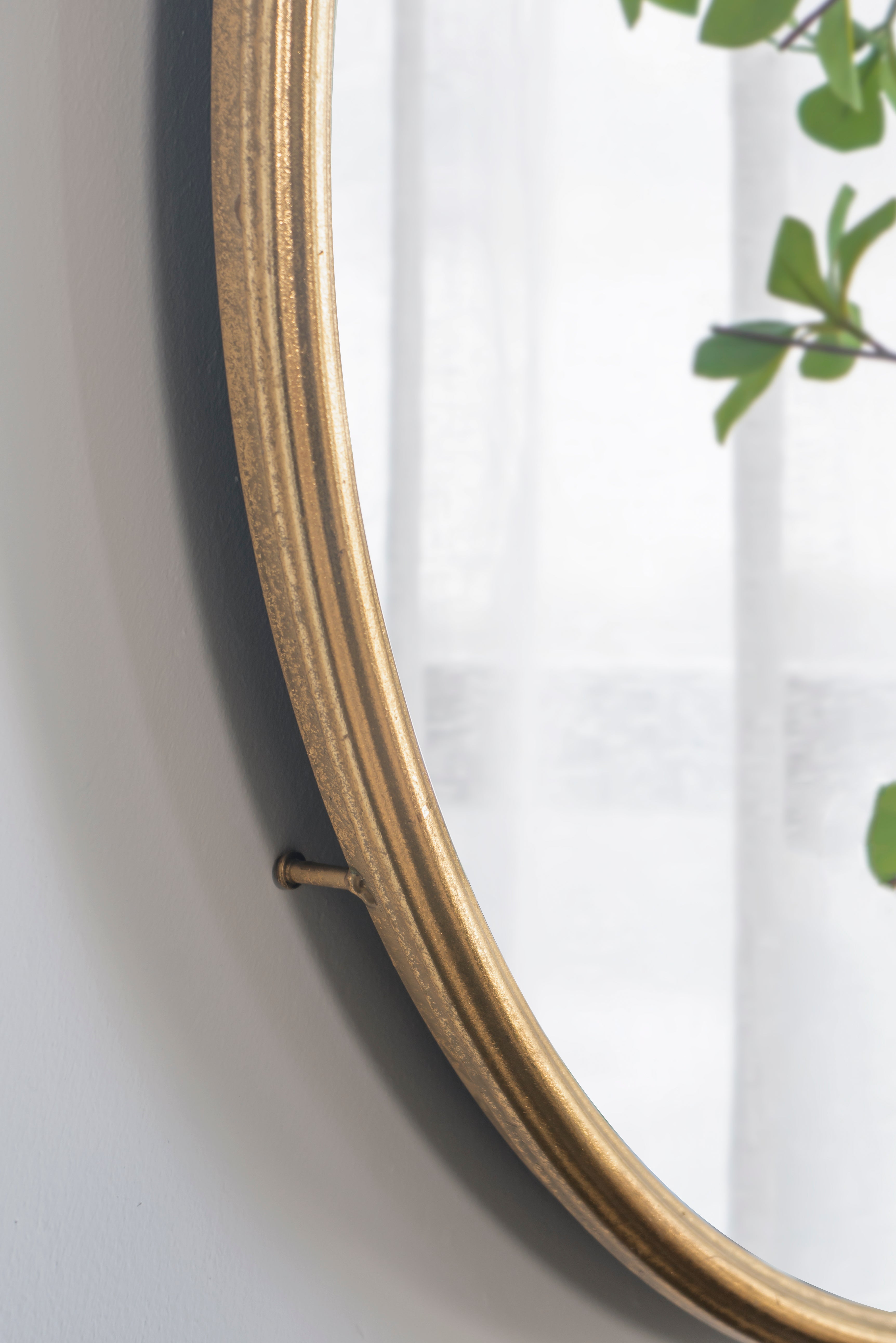 26" x 32" Circle Wall Mirror