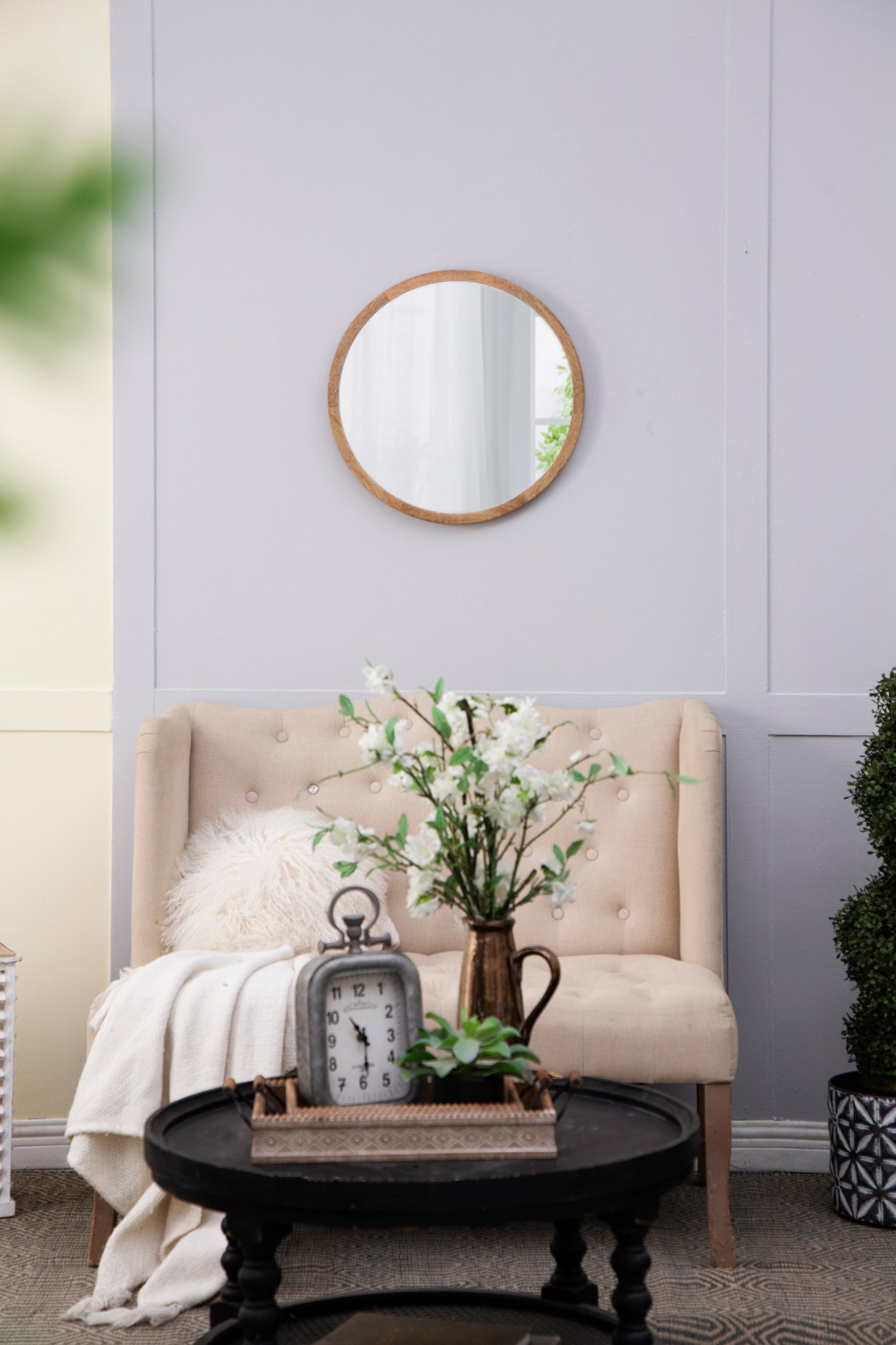 20" x 20" Circle Wall Mirror with Wooden Frame