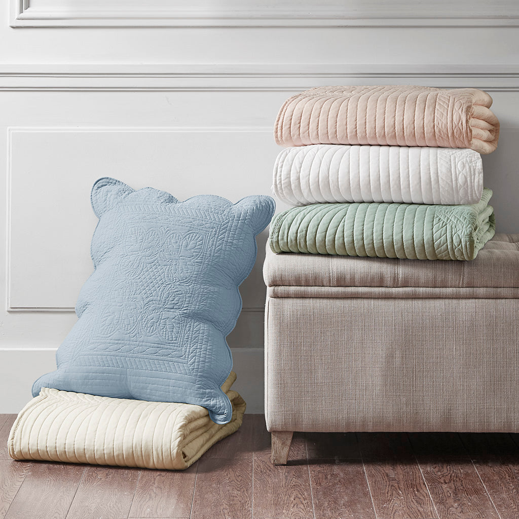 3 Piece Reversible Scalloped Edge Quilt Set - Seafoam