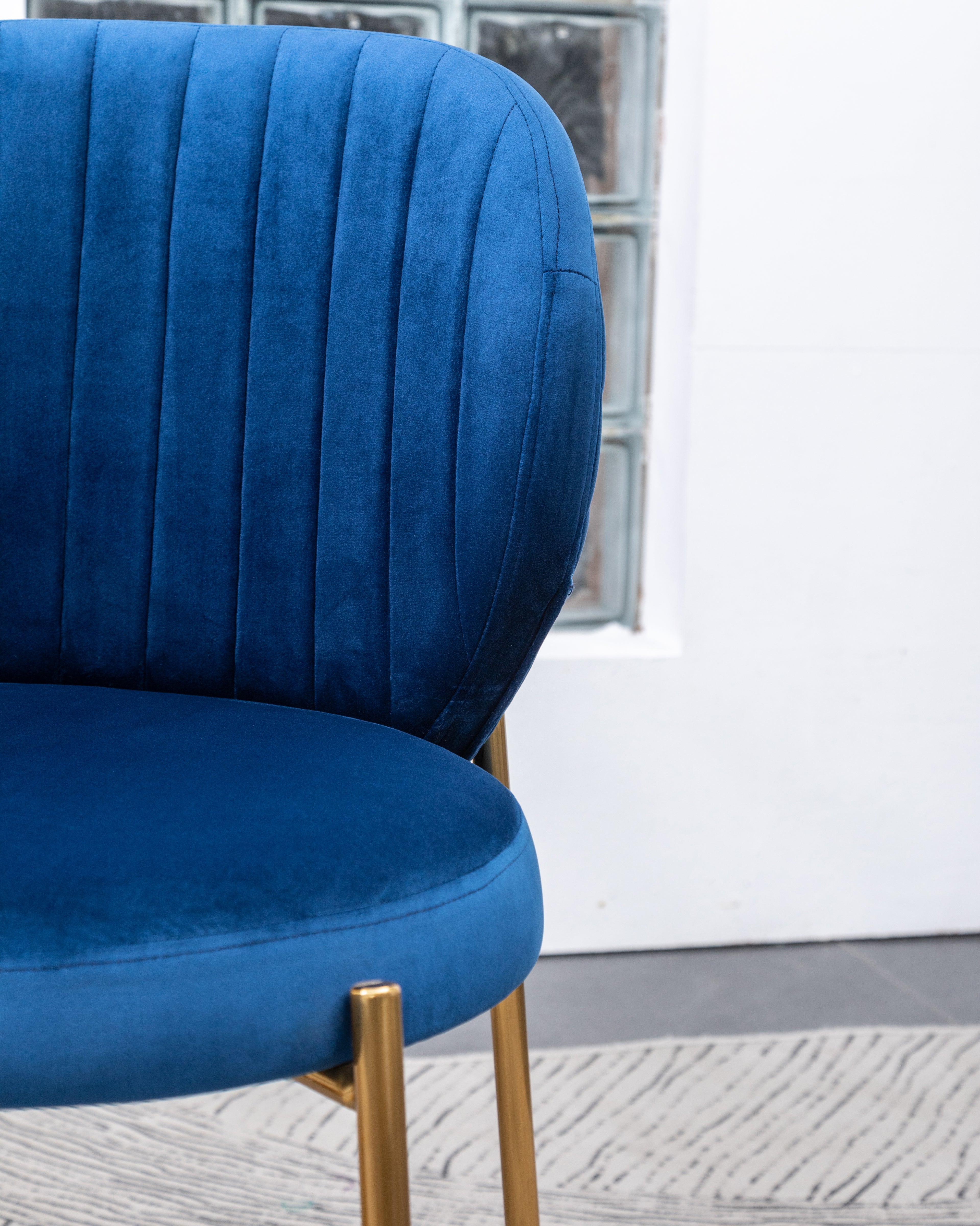 Amoa Contemporary Velvet Upholstery Dining Chair