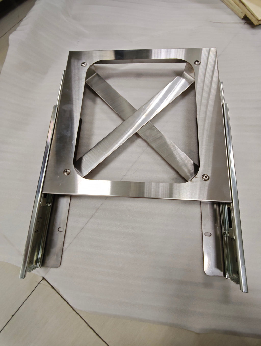 Black Gas Cylinder Pallet - Stainless Steel 6B01 4B03