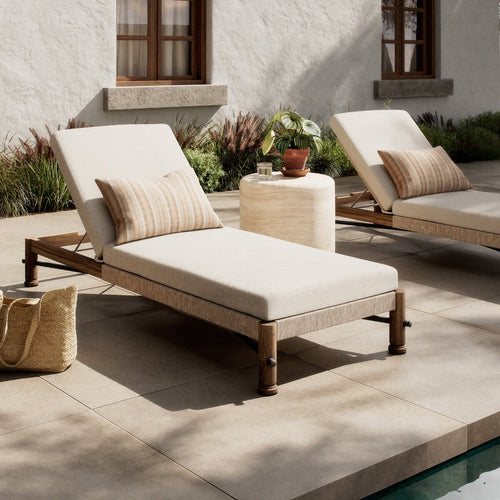 CHAISE LOUNGES