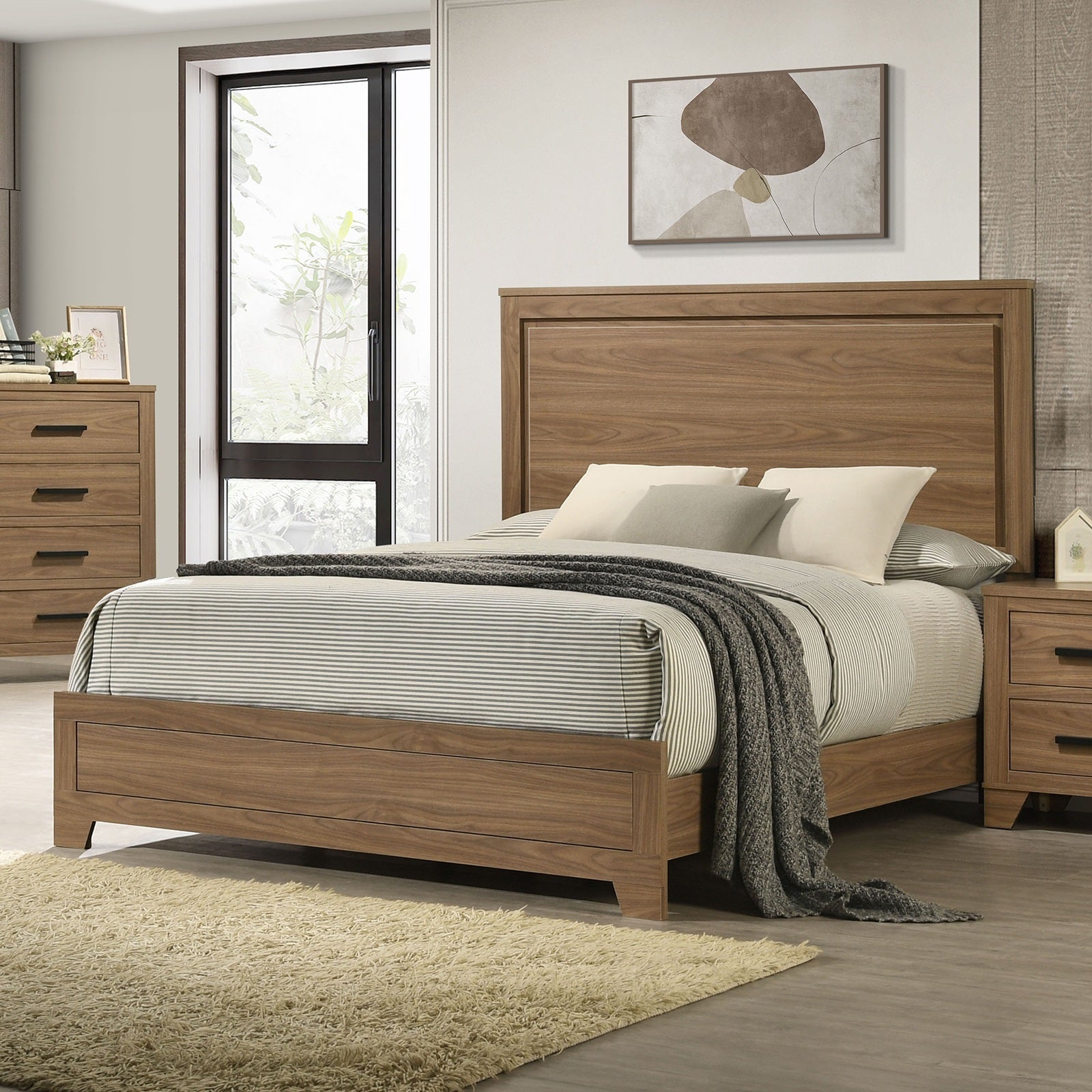 Walnut / Chestnut 3pc Queen Size Bedroom Set with Nightstands