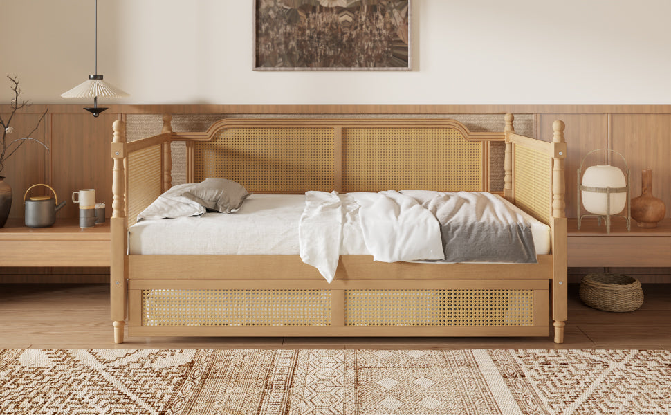 Traditional Style Rattan Full Size Daybed with Trundle