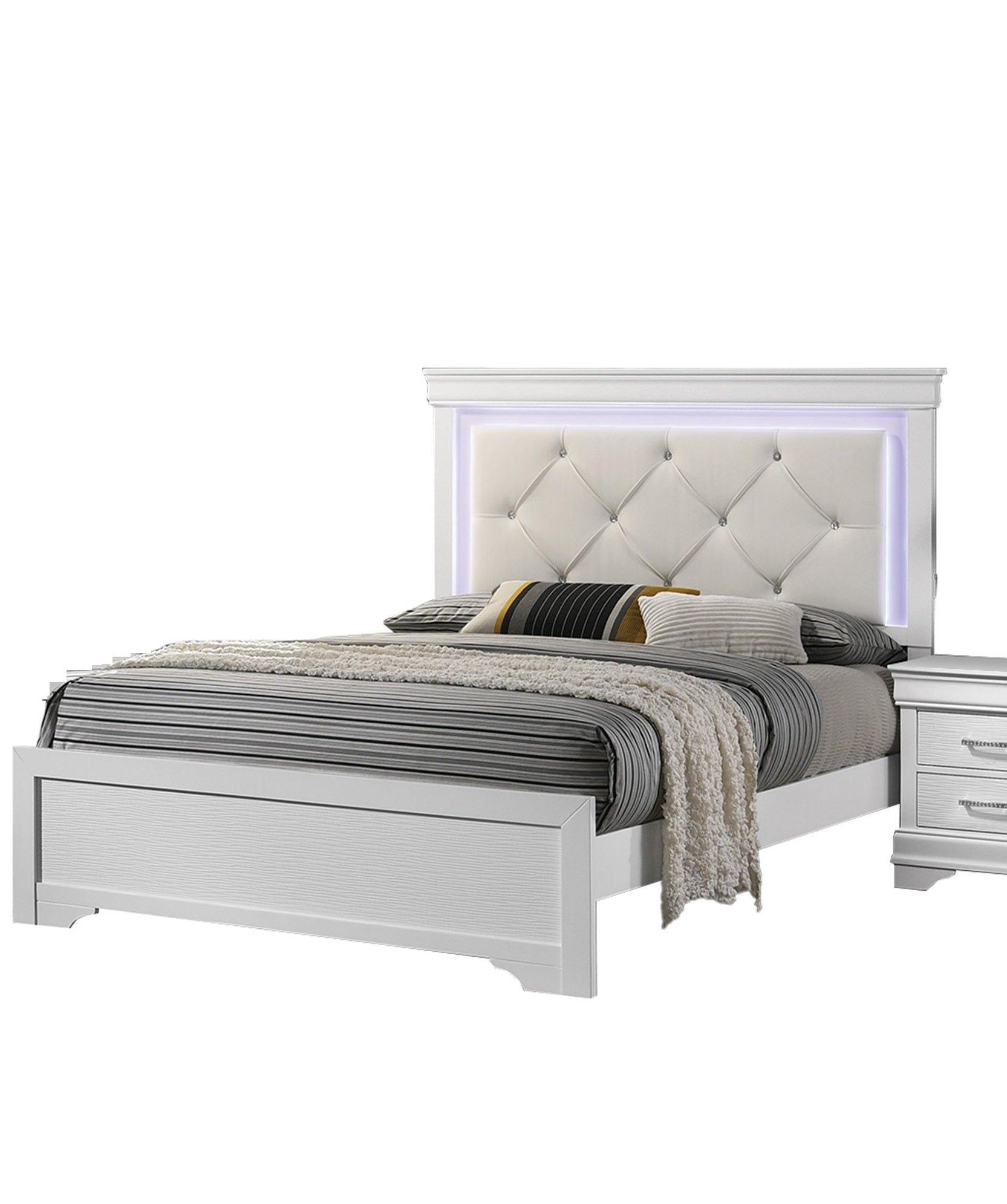 White Faux Leather Tufted HB 3pc Bedroom Set