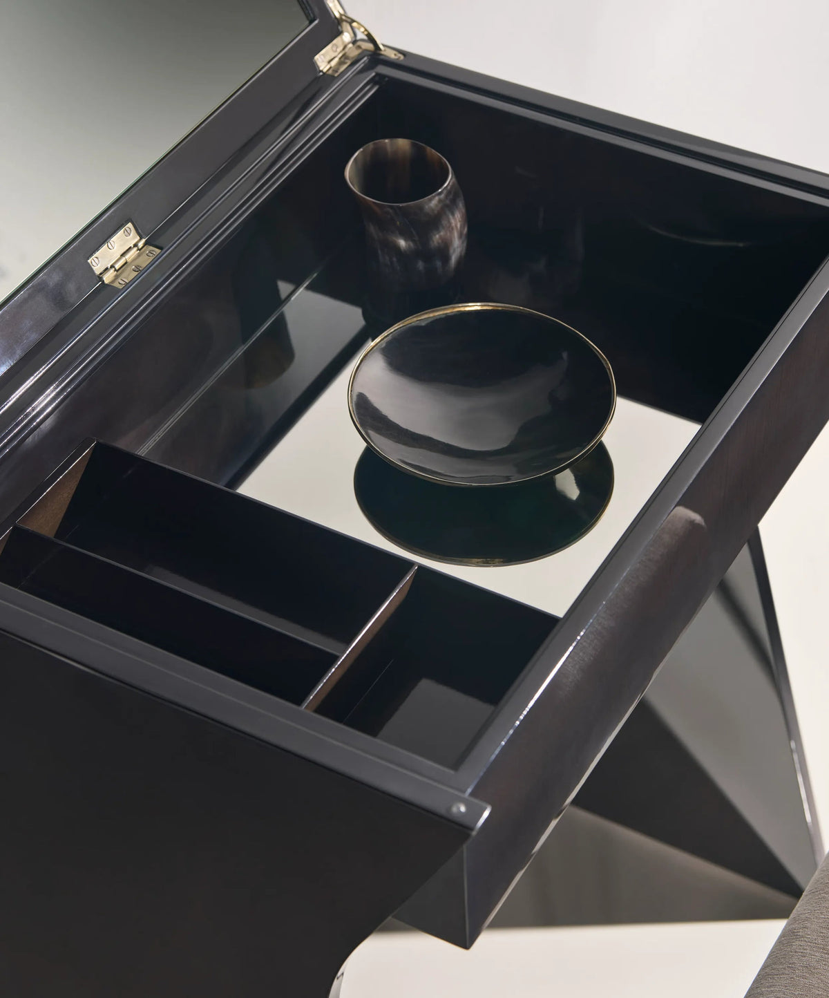 KISMET VANITY