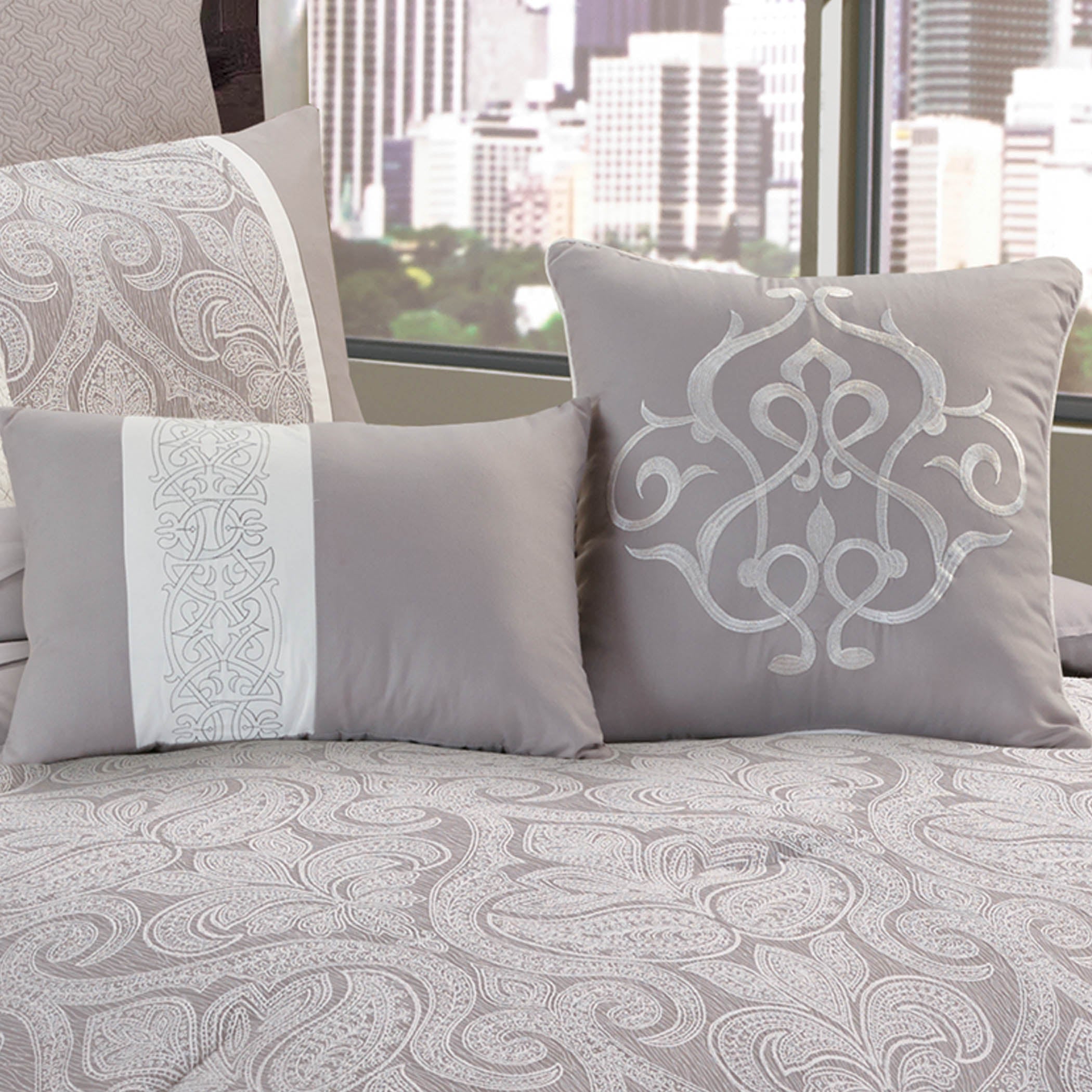 Winthrop 10 Pc King Comforter Set