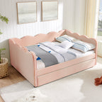 Full Size Cozy Gingham Daybed with Twin Size Trundle