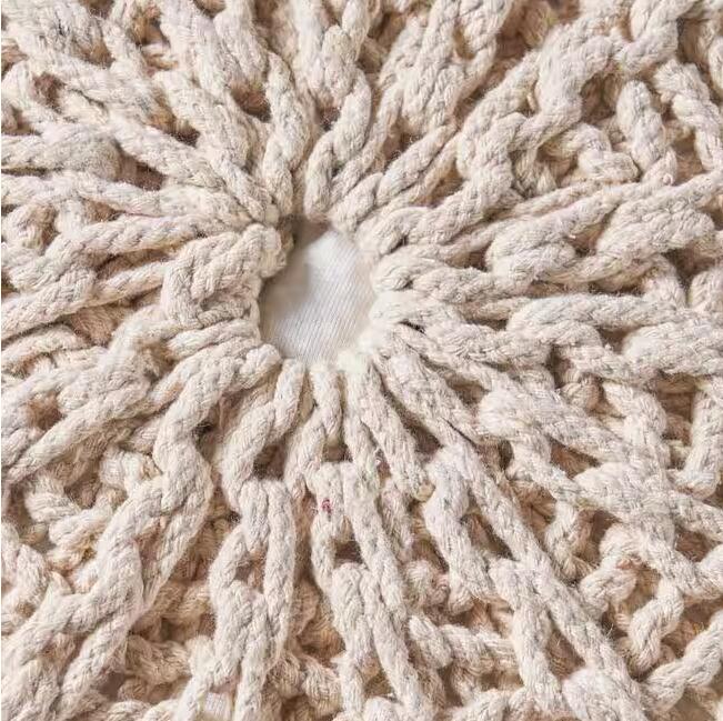 Knited Pouf