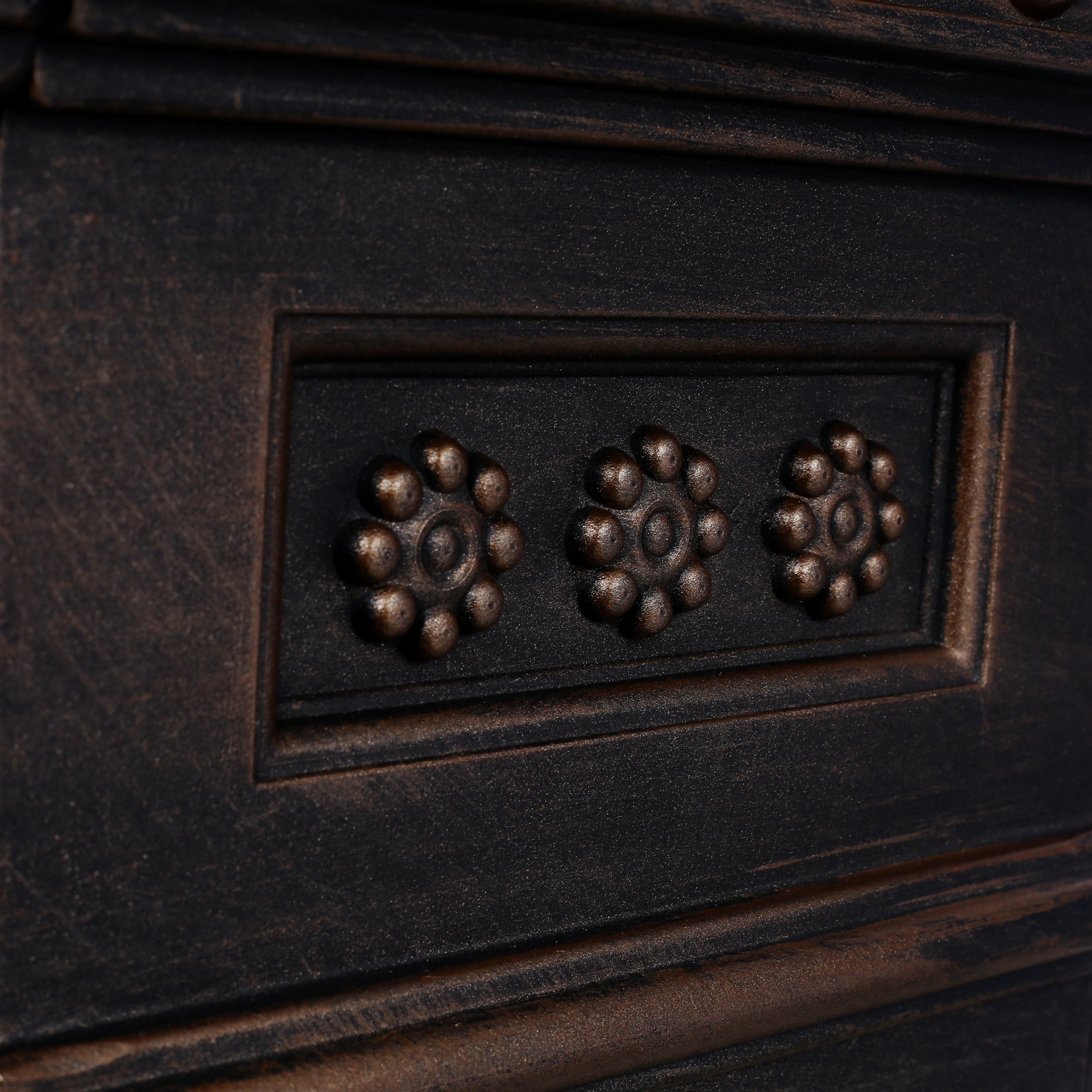 Large-Capacity Residential Mailbox - The Court