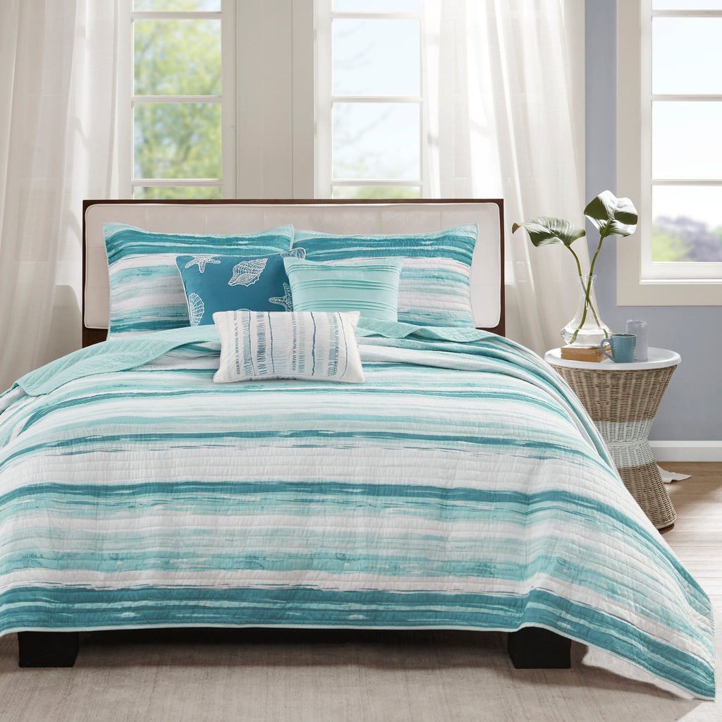 6 Piece Printed Quilt Set with Throw Pillows - Aqua Full/Queen