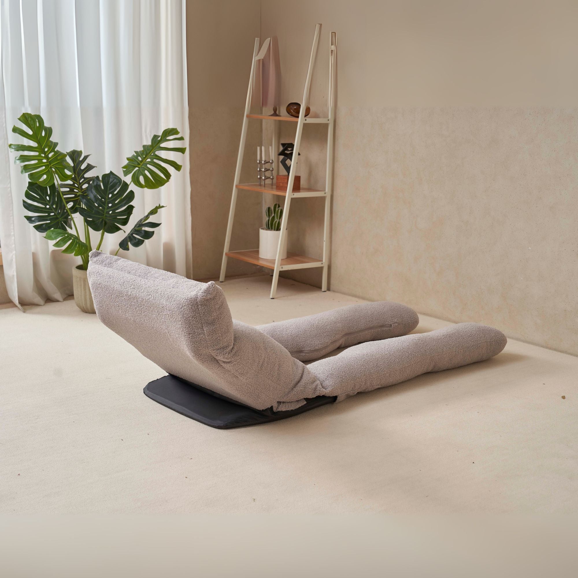 Adjustable U-Shaped Full-Body Recliner for Relaxation