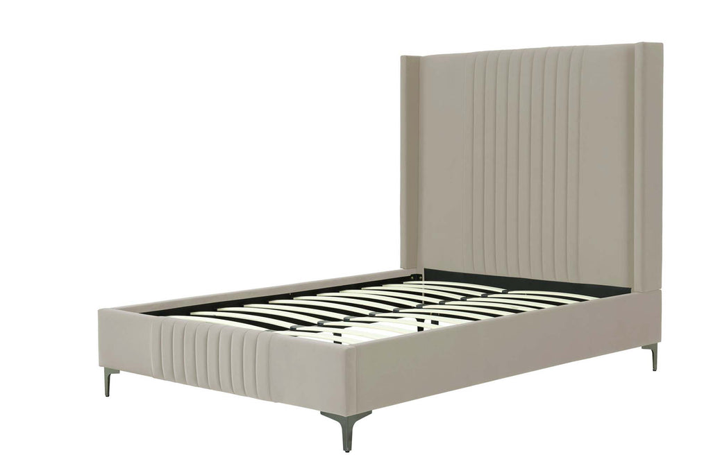 Promenade Upholstered Velvet Full Bed in Rustic