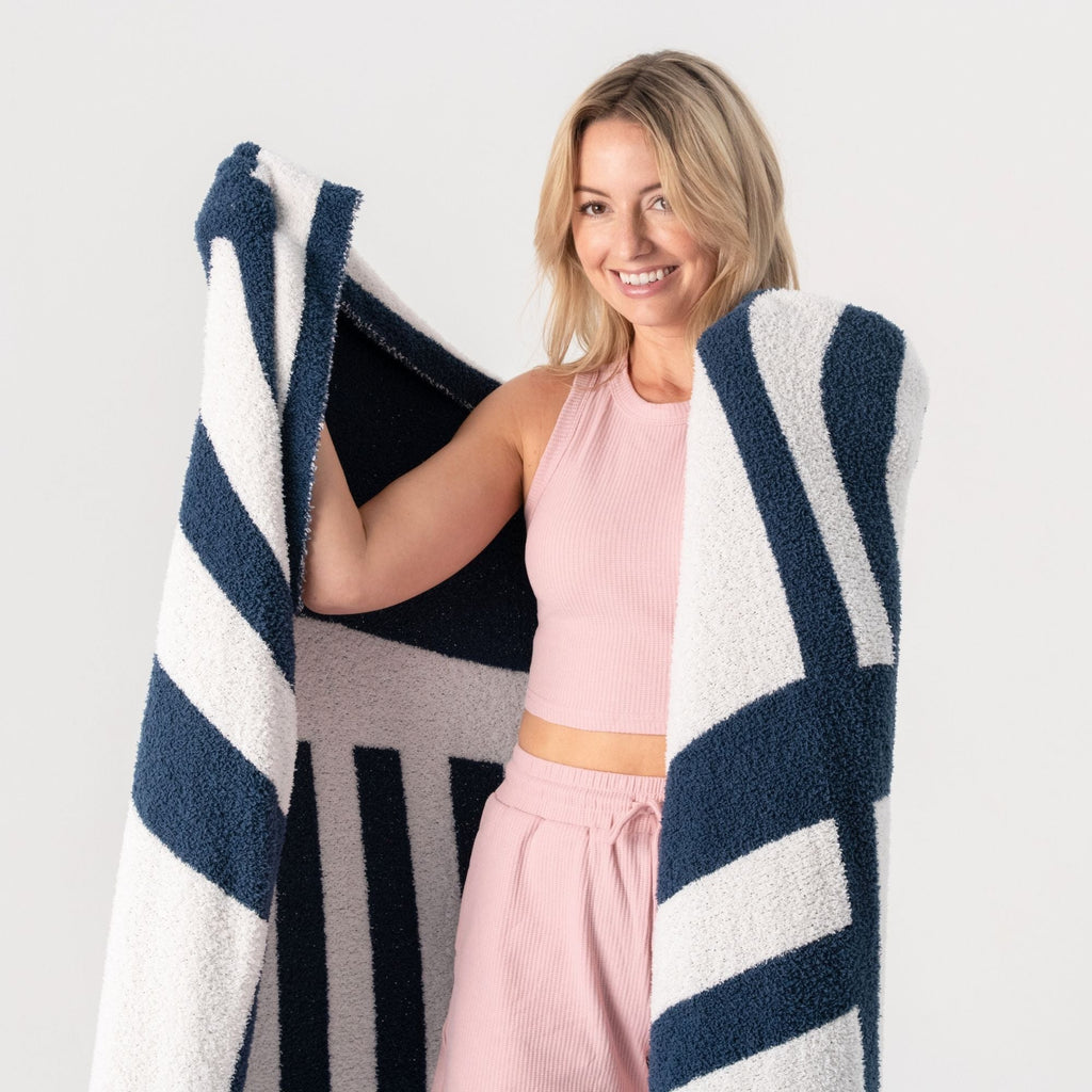 Cozy Stretch Throw Blanket