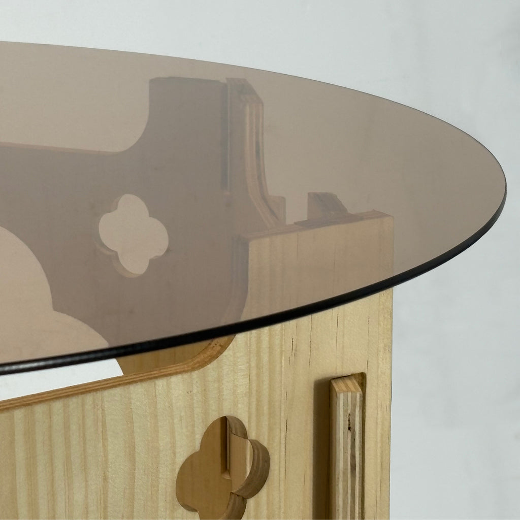 31.1-Inch Round Tempered Glass Coffee Table, Natural Wood and Caramel