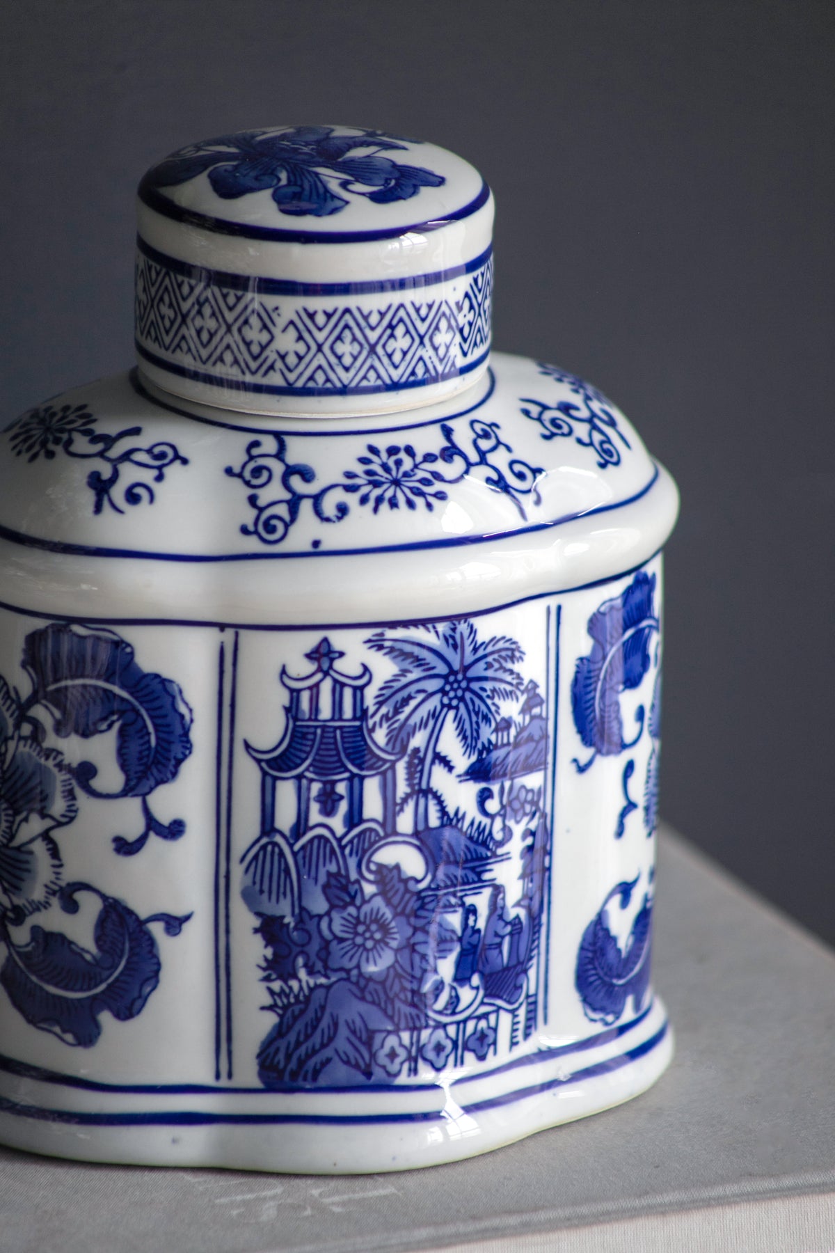 Ren Blue and White Porcelain Oval Jar with Lid, 6.2-Inch