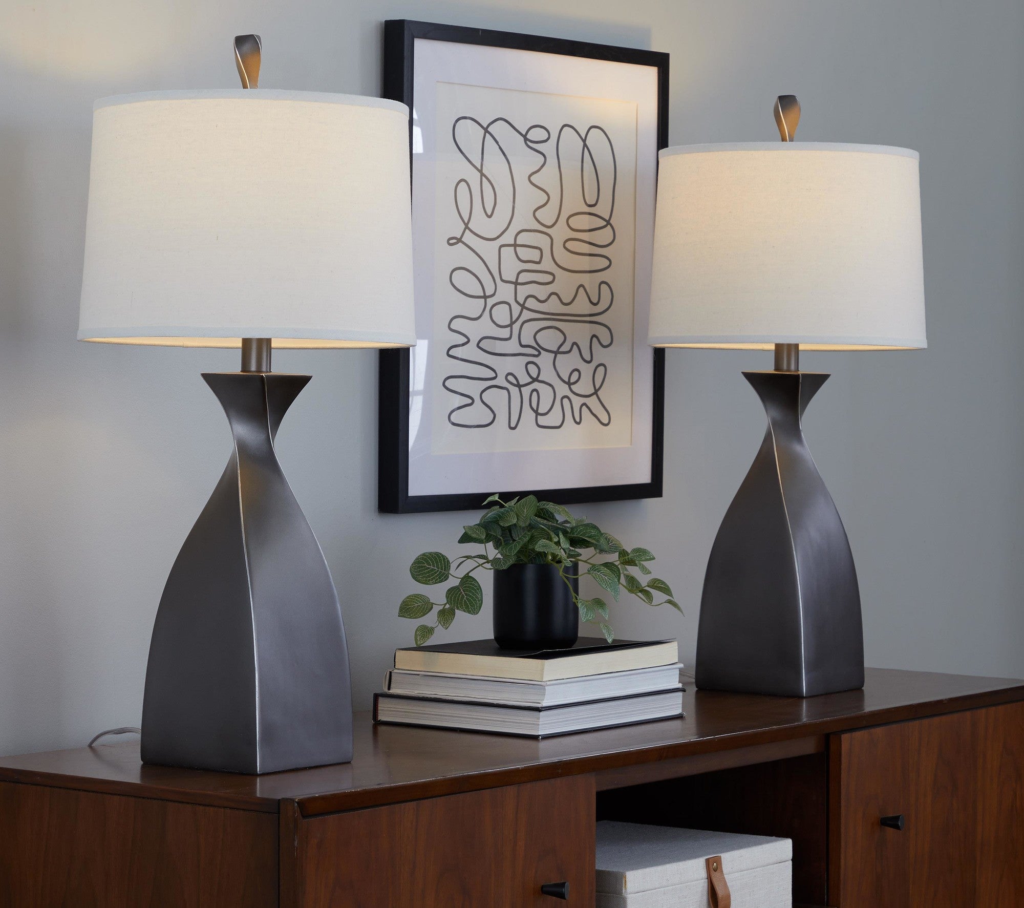 30" Contemporary Polyresin Table Lamp in Rubbed