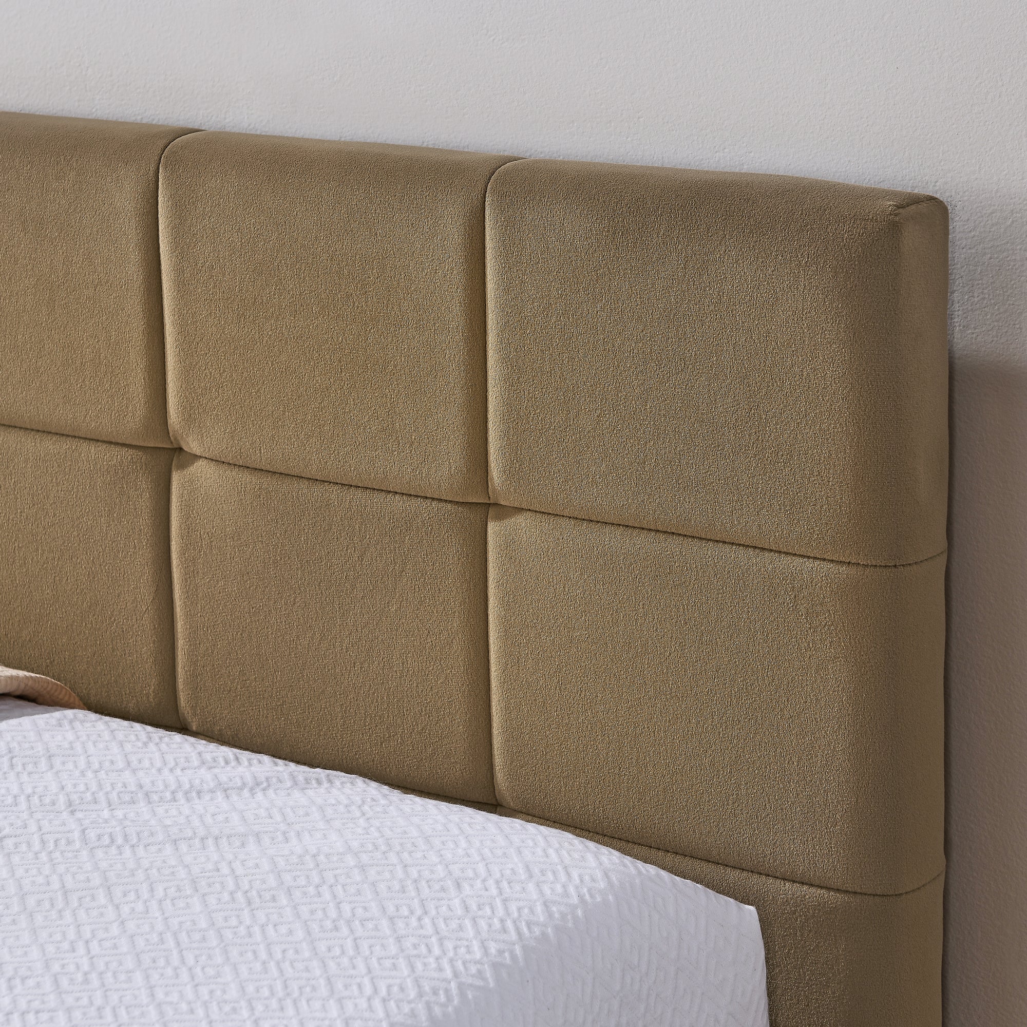 Full Size Upholstered Tufted Bed Frame in Brown Velvet
