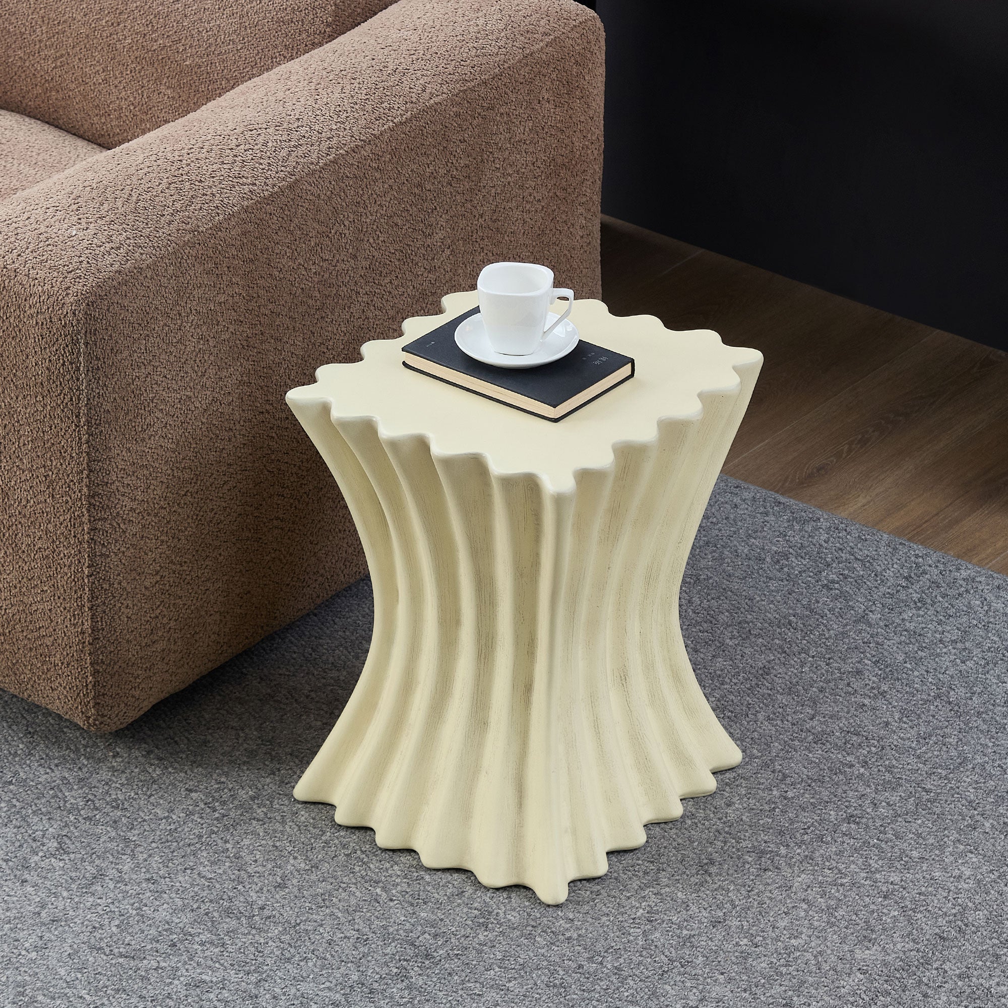 15.16 Inch Vintage Sturdy Fiberglass Side Table