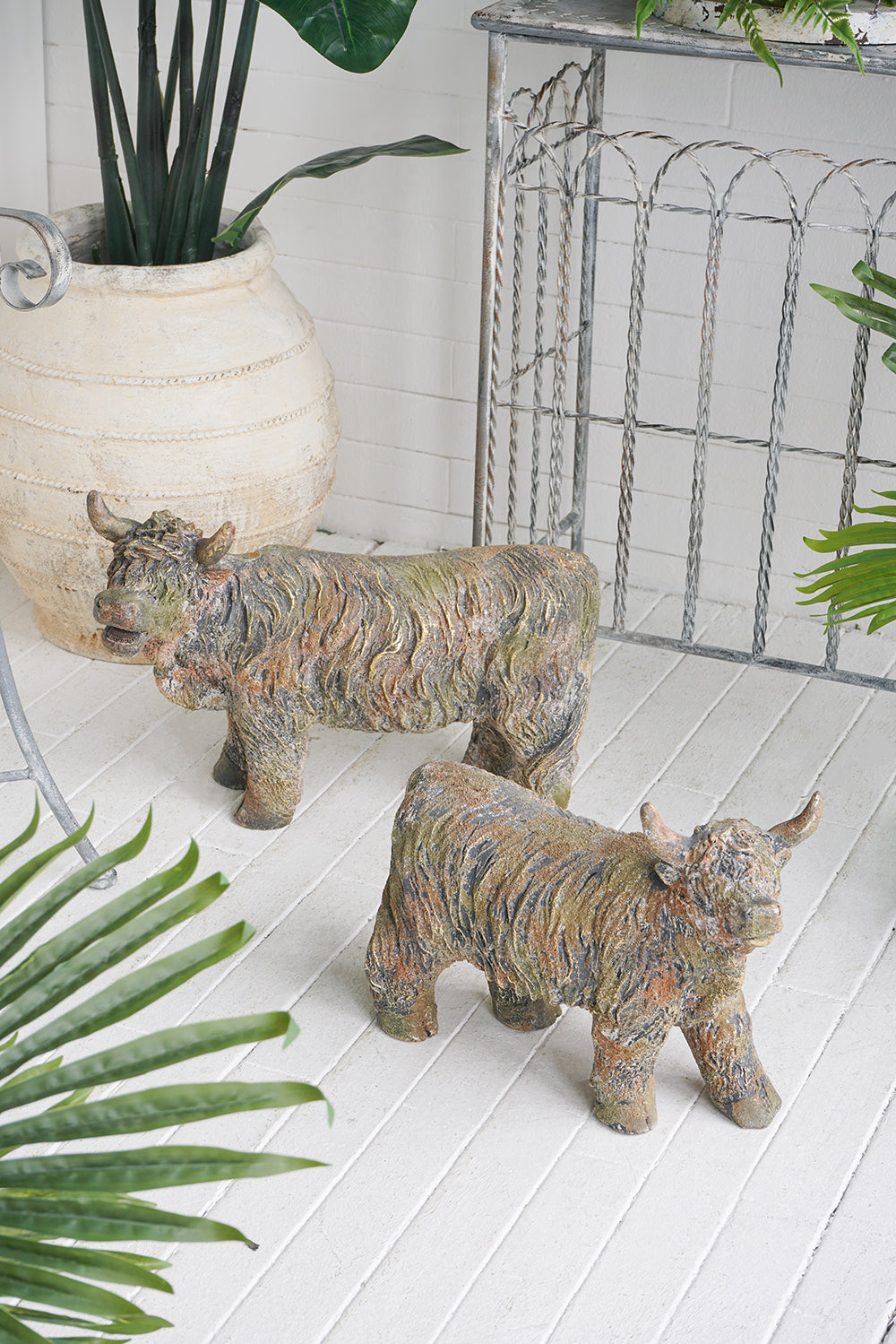 Highland Cow Figurine, 15.9-Inch Handcrafted Sculpture, Antique Bronze