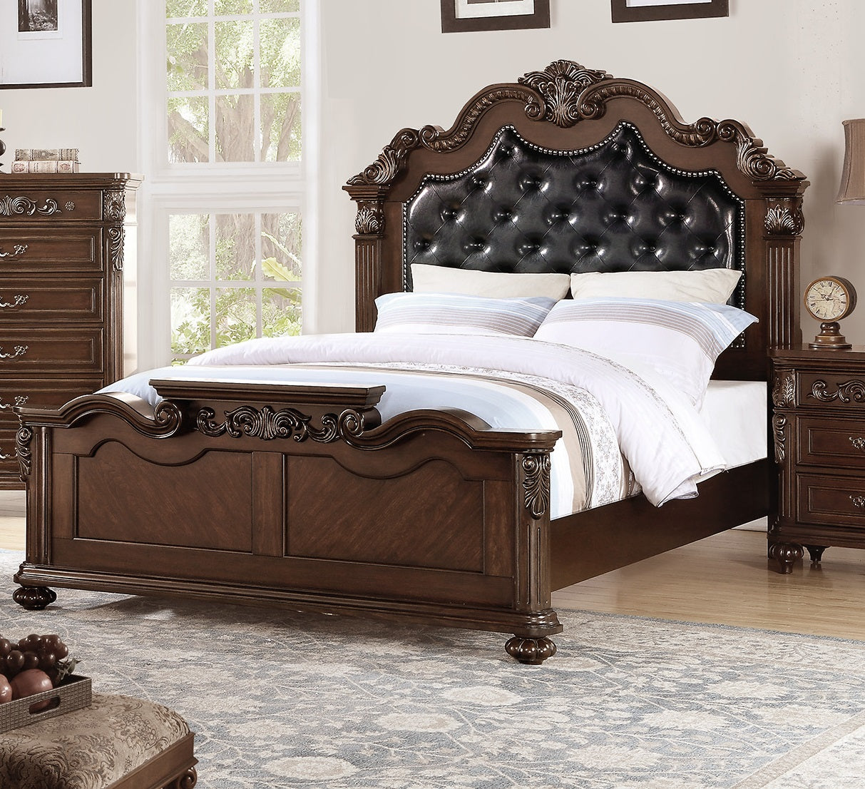 Gorgeous Traditional Antique Cherry Queen Size Bed Tufted Faux Leather HB 3pc Bedroom Set
