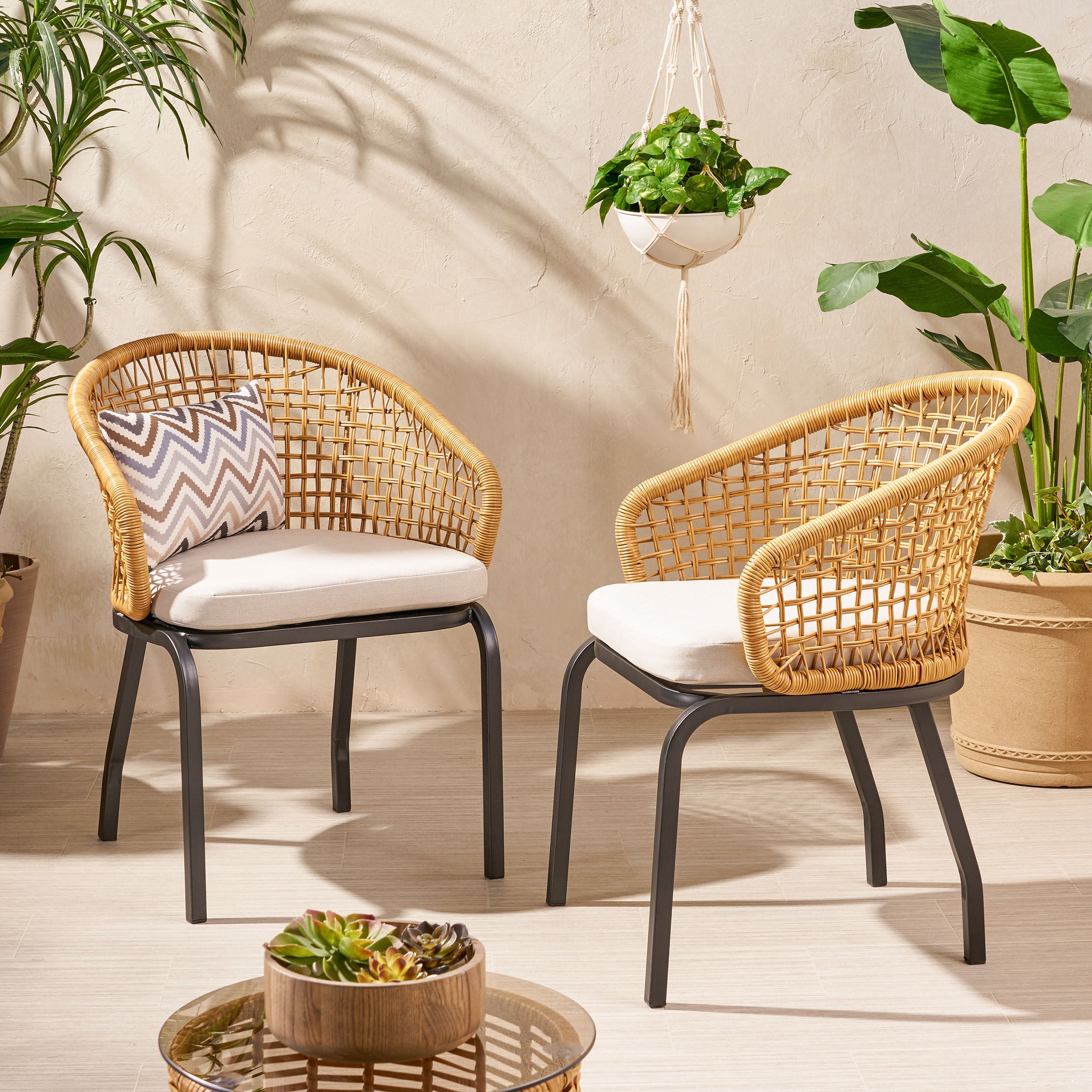 Aria Chair
