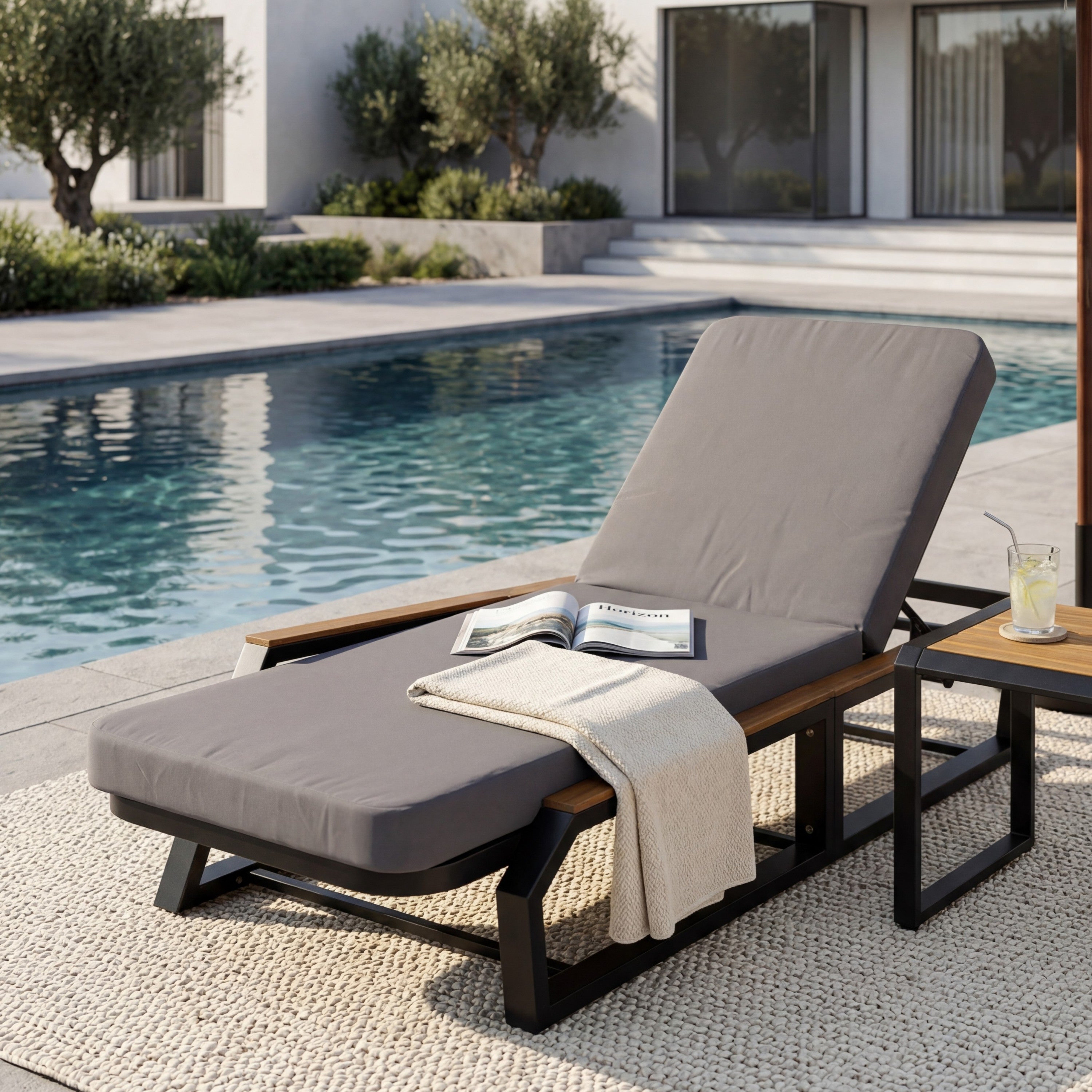 Adjustable 5-Position Outdoor Chaise Lounge