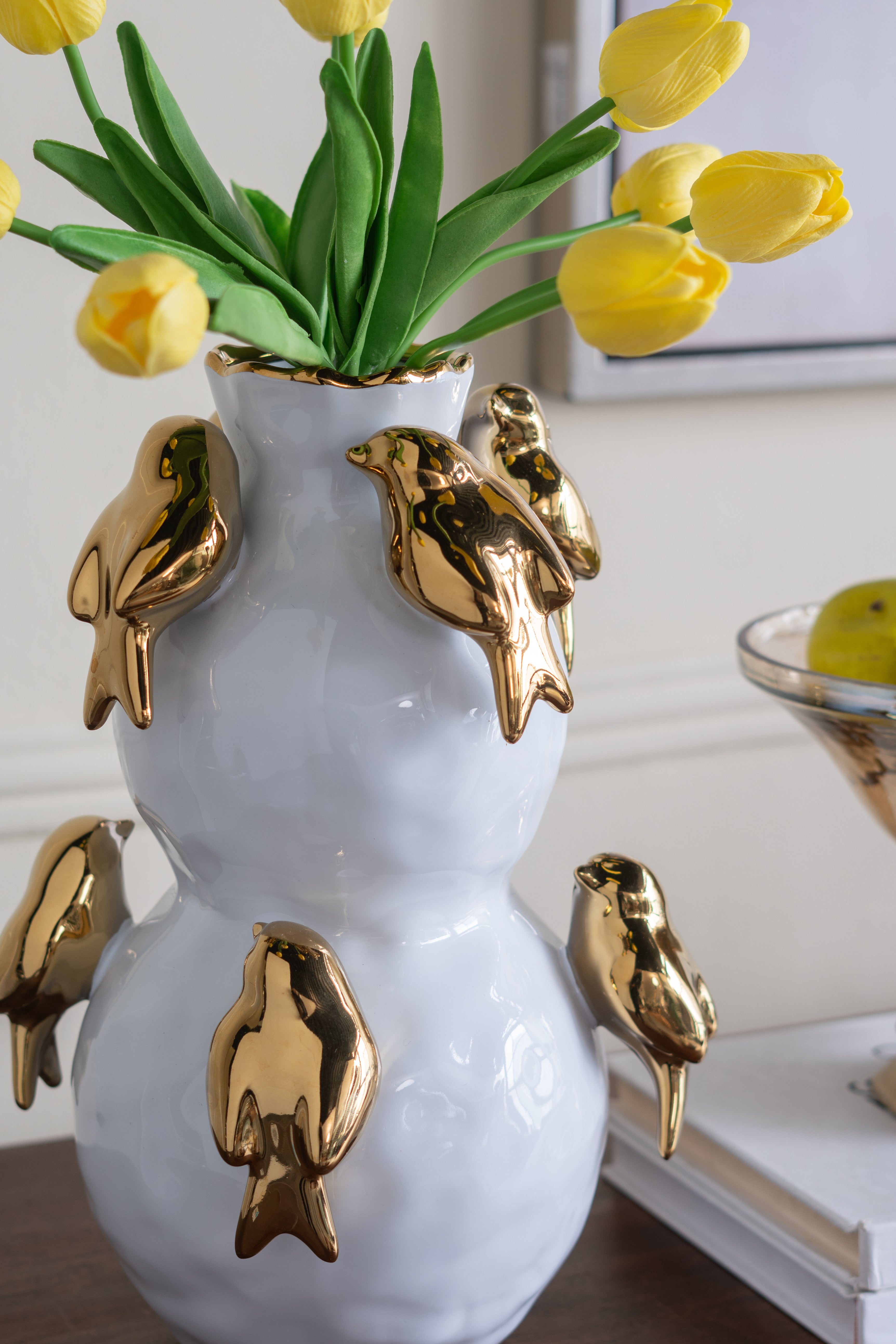 Luxurious Ceramic Vase With Gold Birds