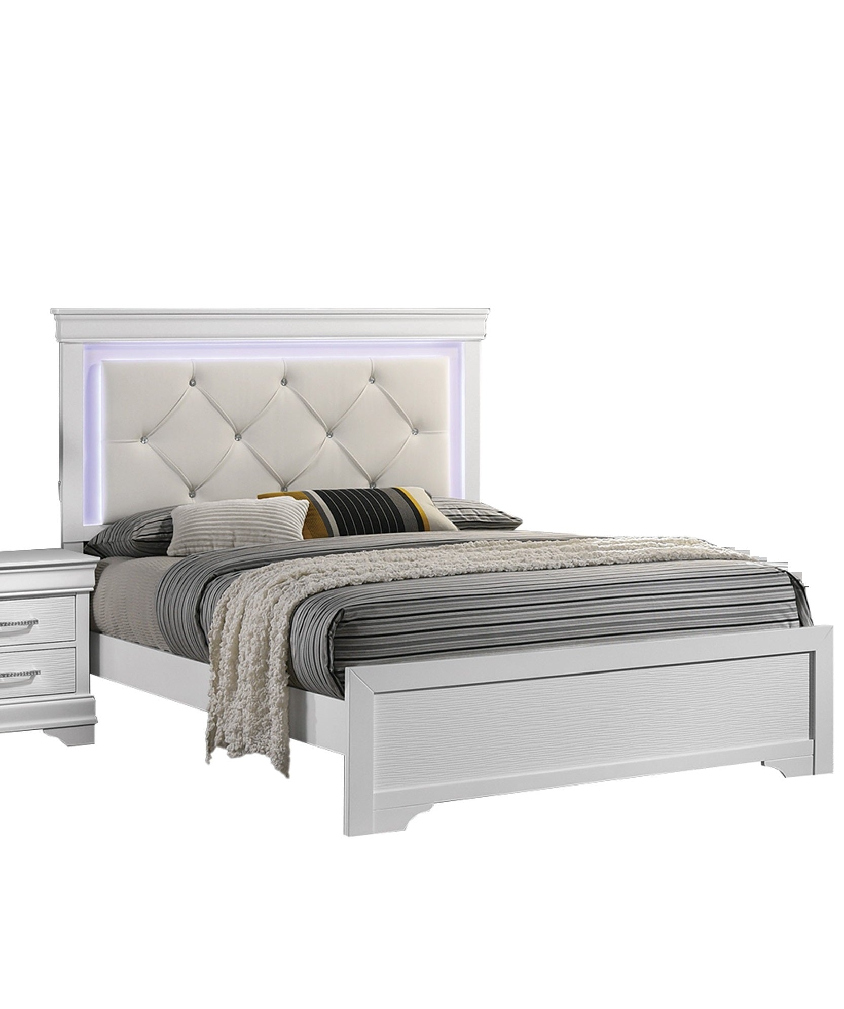 White Faux Leather Tufted HB 3pc Bedroom Set