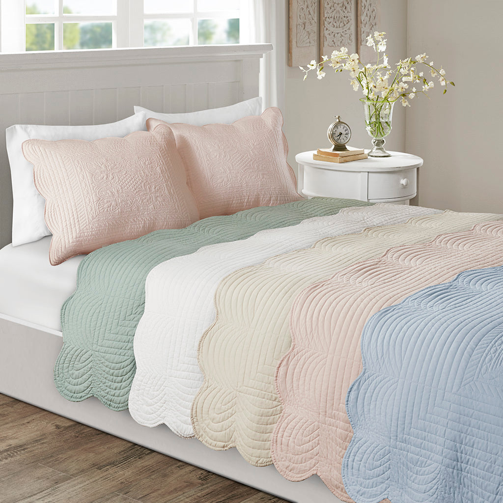 3 Piece Reversible Scalloped Edge Quilt Set Blush Full/Queen