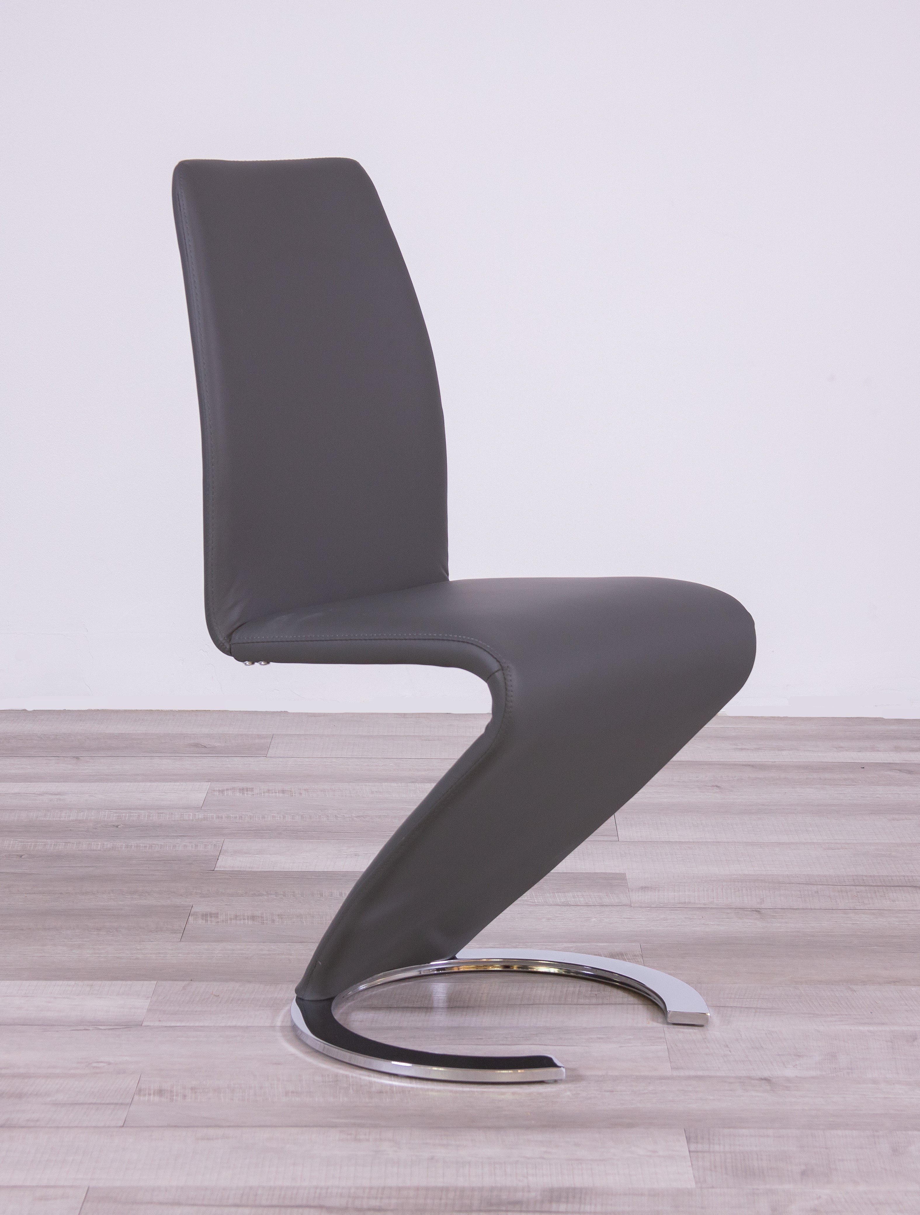 Marcus Horseshoe Dining Seat