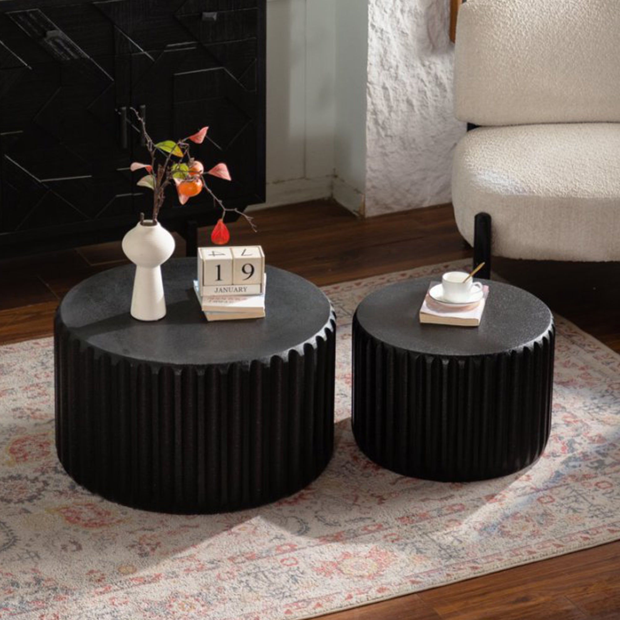 Black Scalloped Round Coffee Table Set