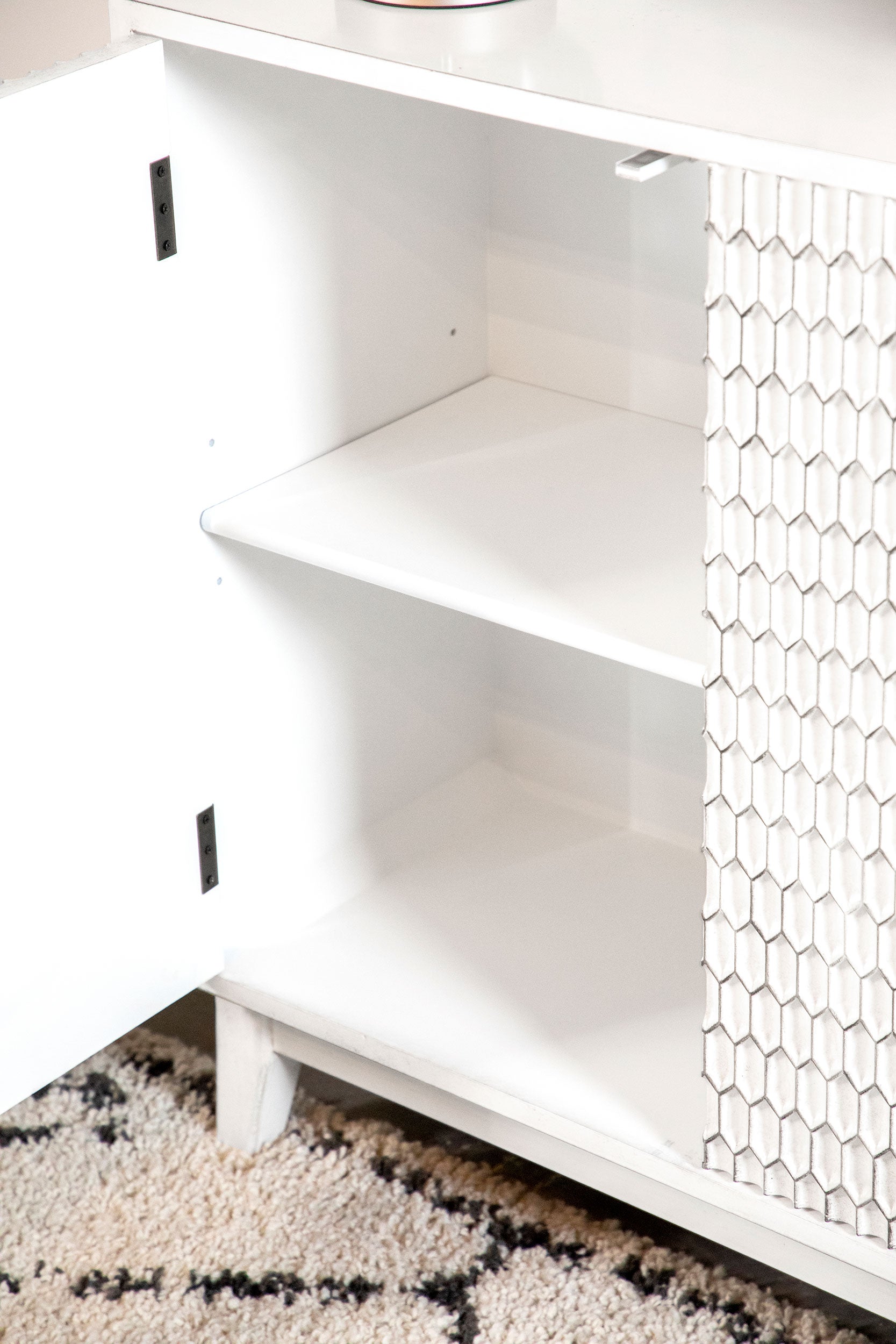 Gambon 2-door Wood Honeycomb Pattern Accent Cabinet White-CoasterElevations